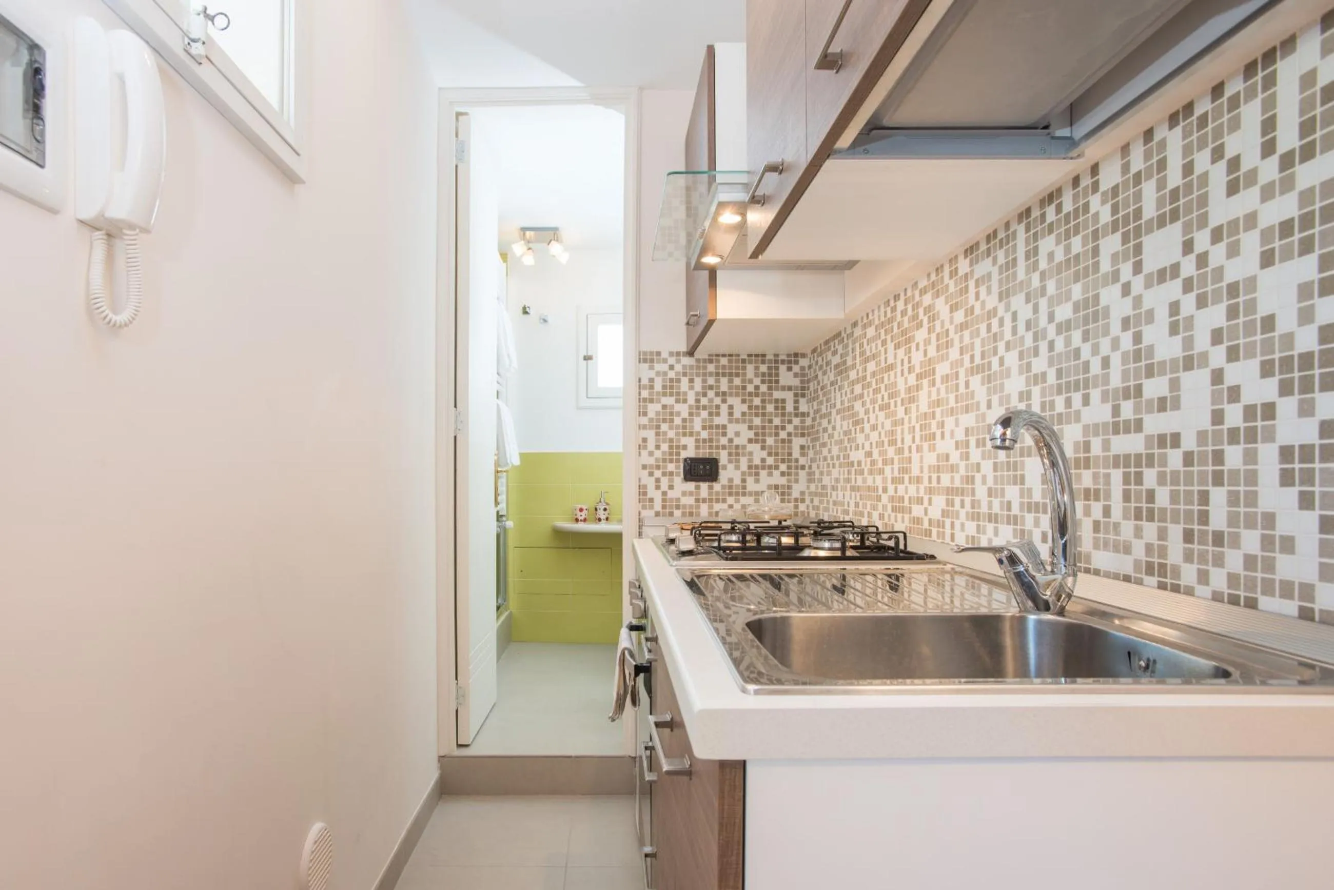 Coffee/tea facilities in Il Garbino Suite and Apartment