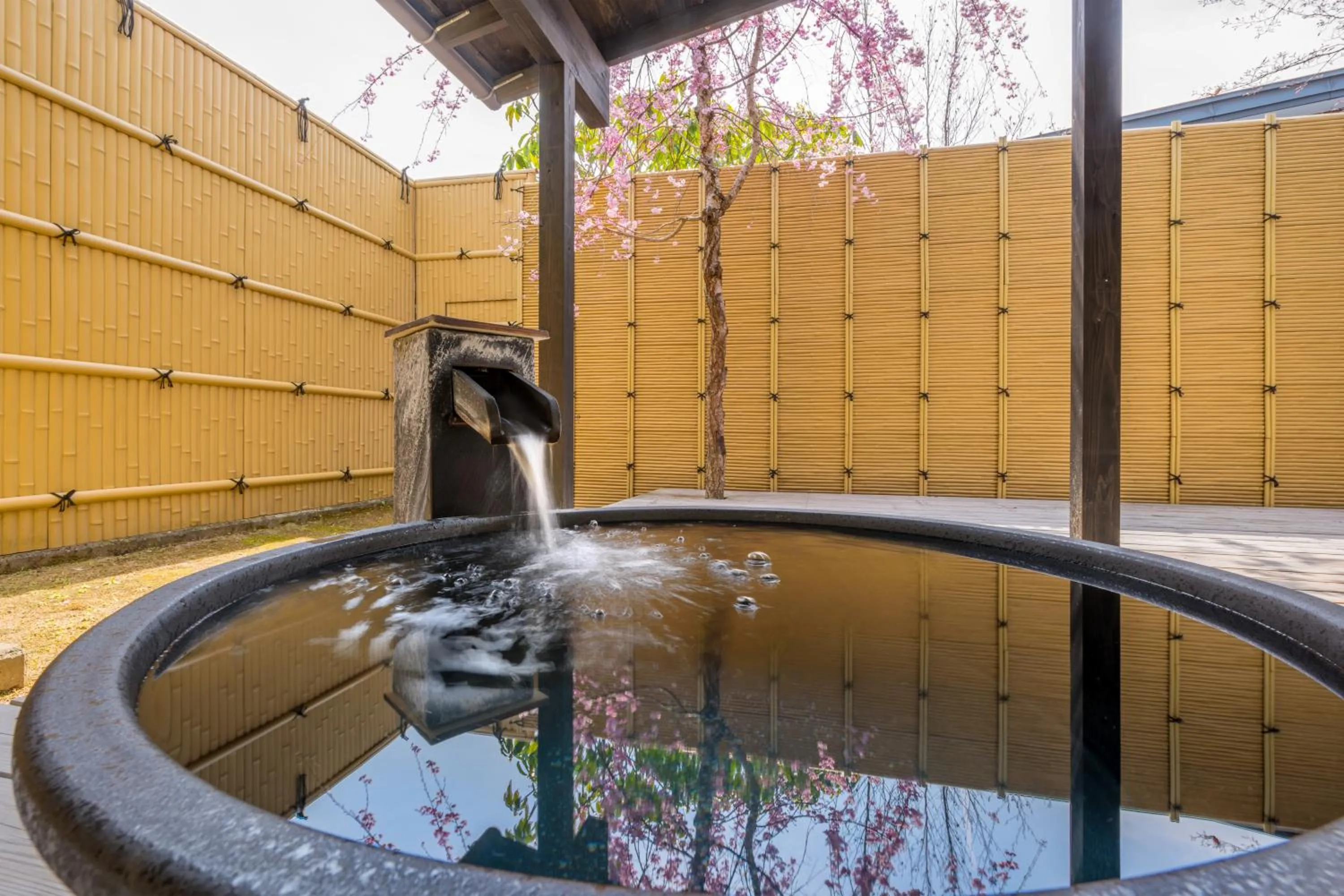 Hot Spring Bath in Ichiraku tendo spa & brewery