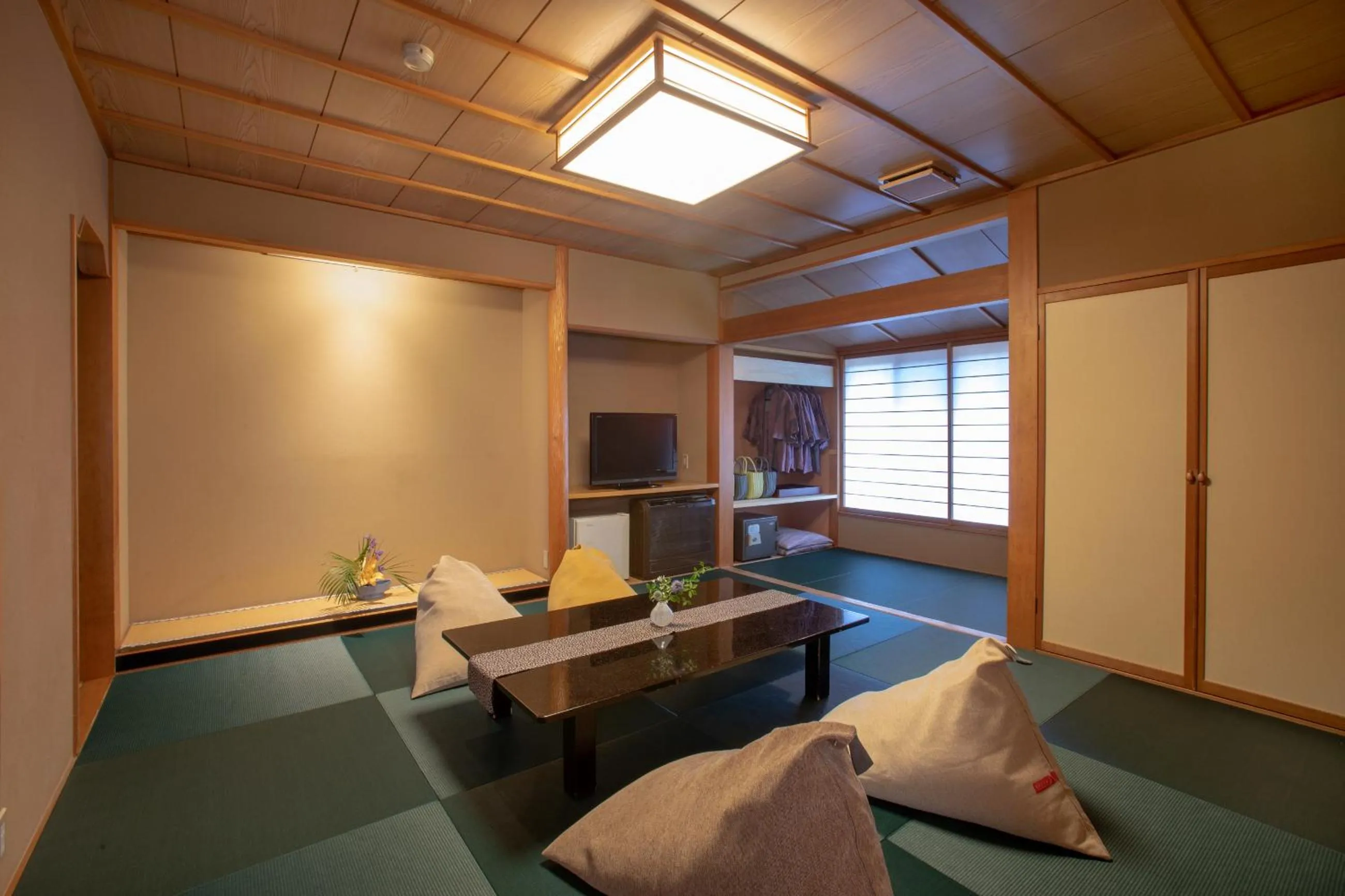 TV and multimedia in Ichiraku tendo spa & brewery