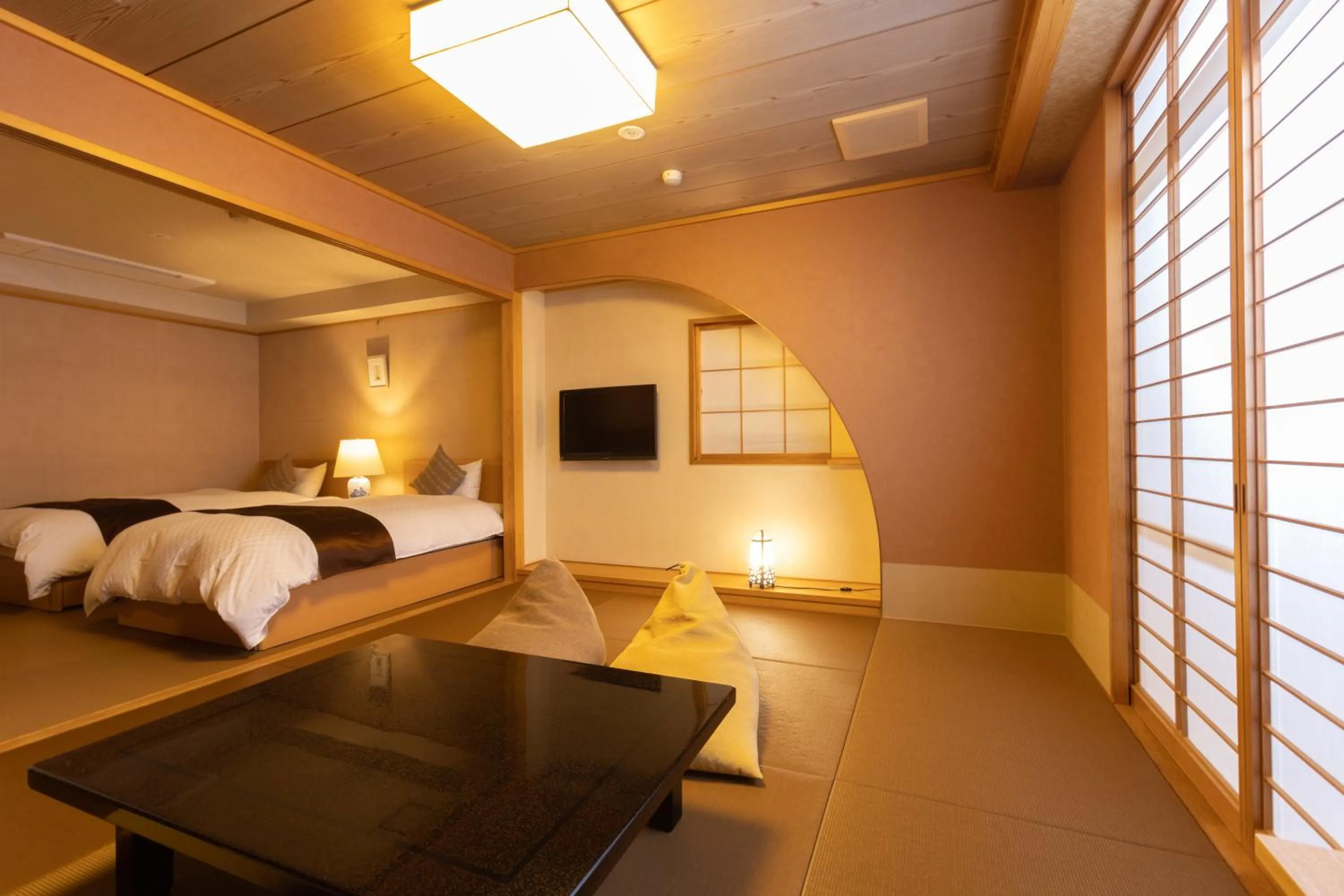 Photo of the whole room, Bed in Ichiraku tendo spa & brewery