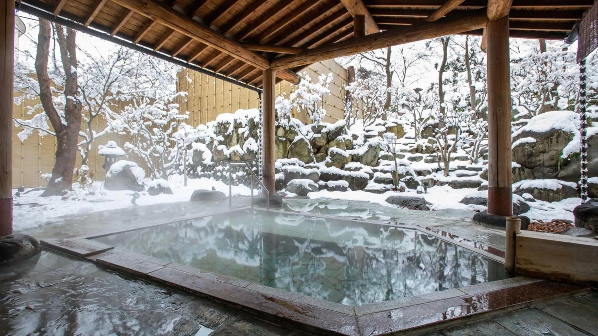Hot Spring Bath in Ichiraku tendo spa & brewery