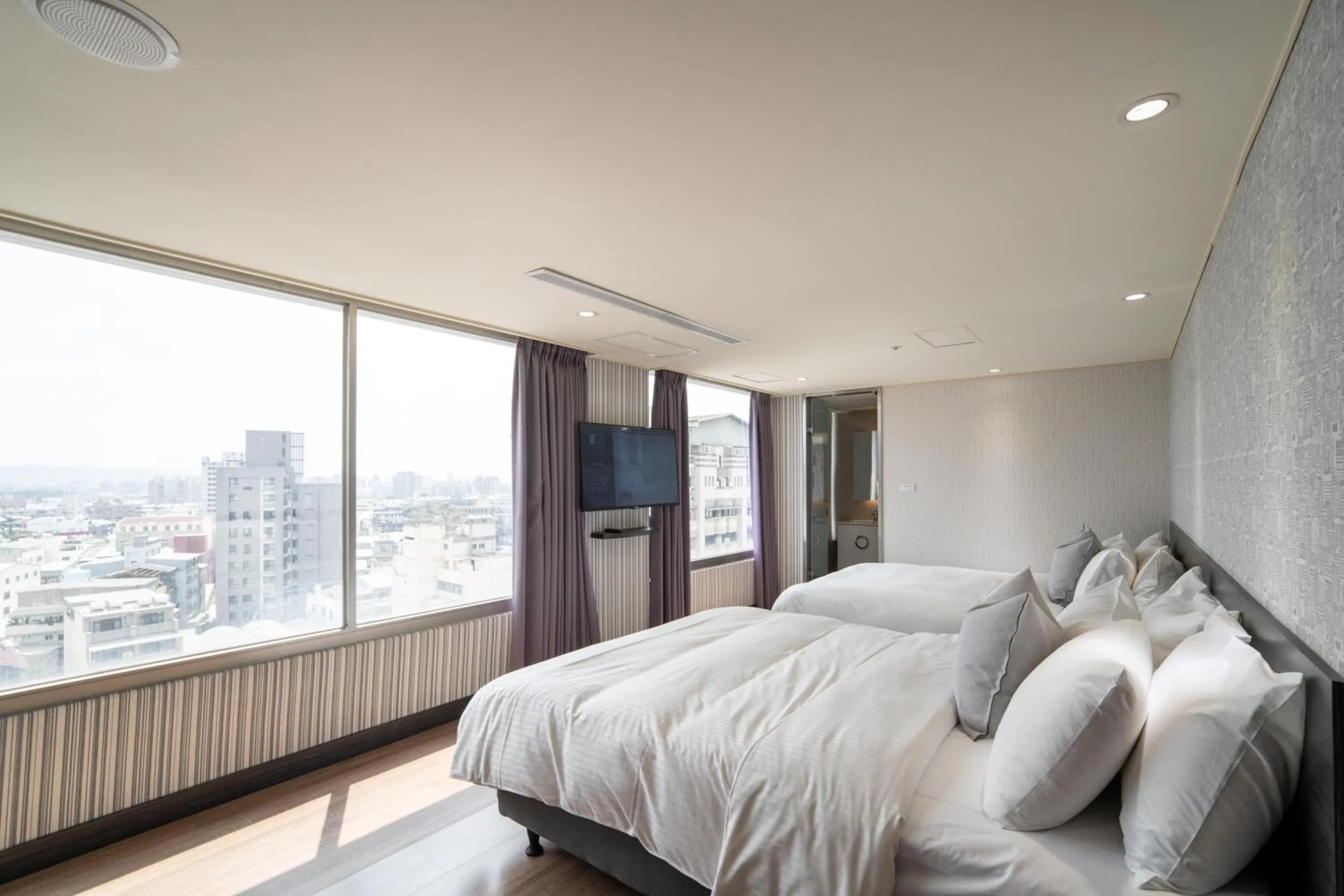 Bed in Elence Hotel