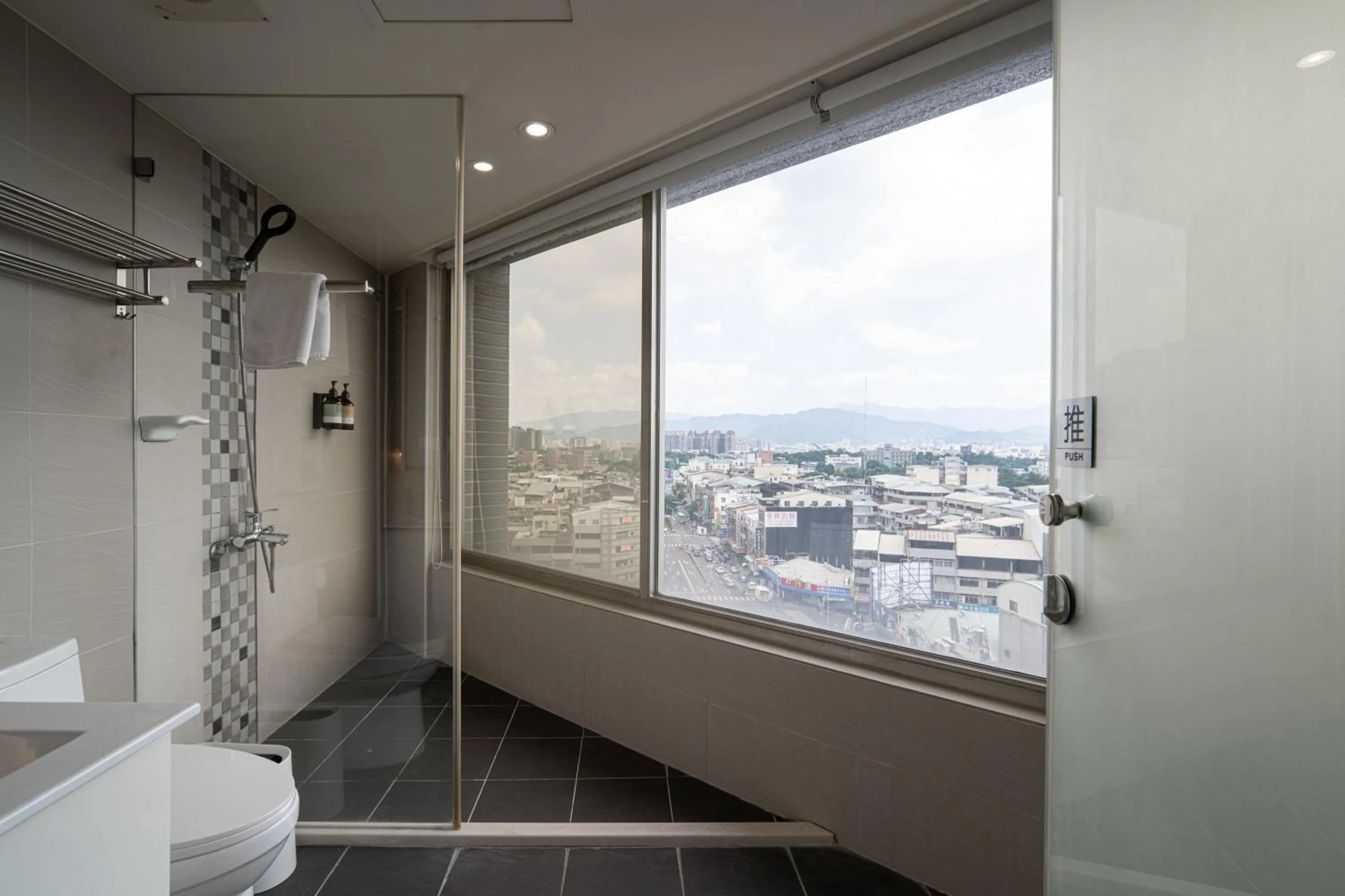 Elence Hotel