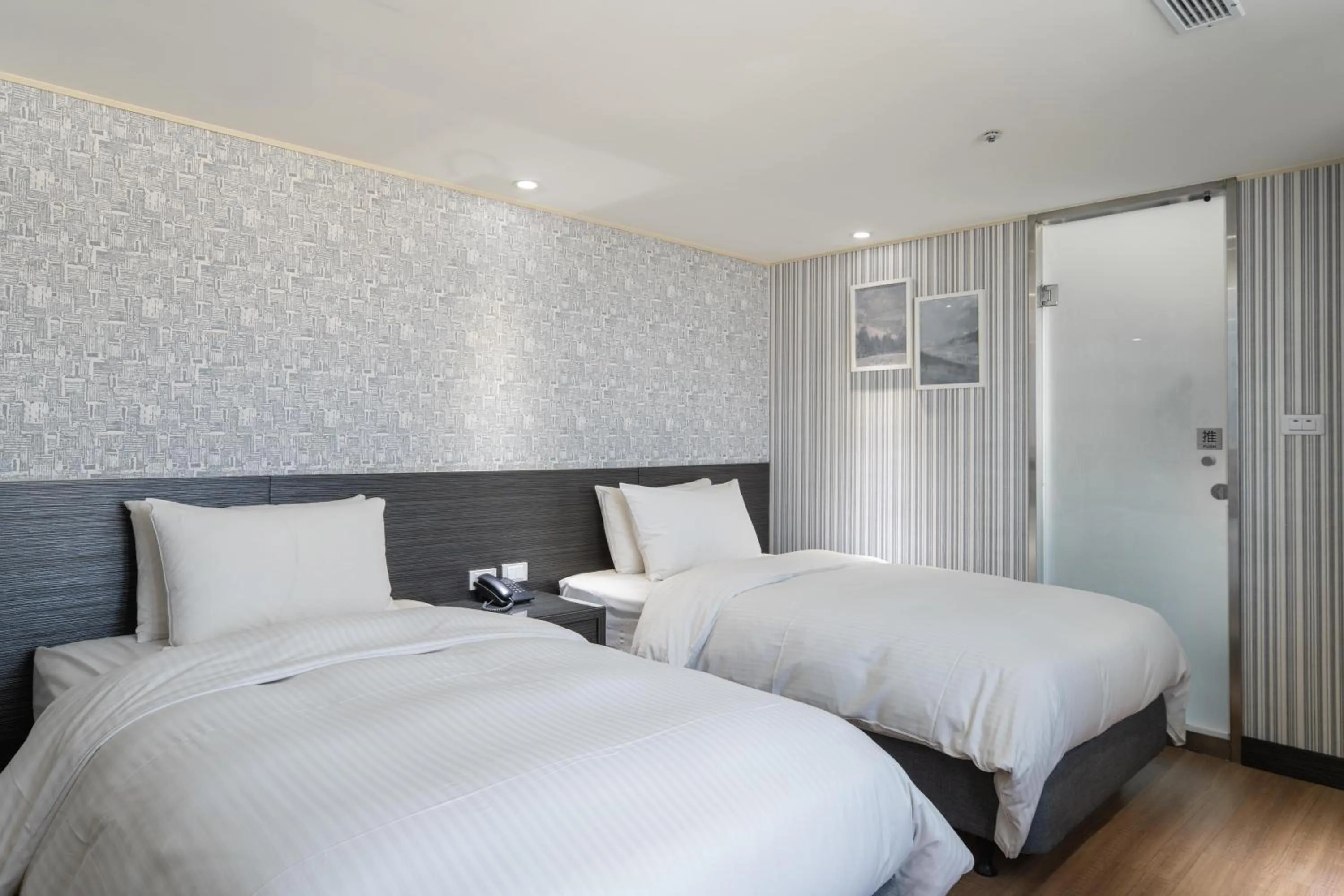 Bed in Elence Hotel