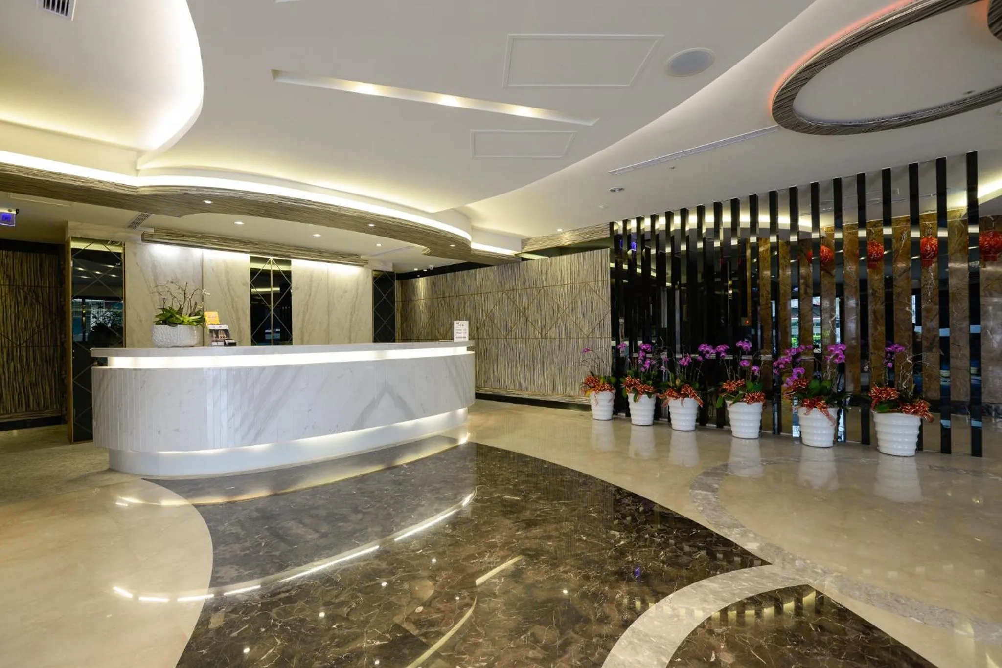 Lobby or reception in Golden Pacific Hotel