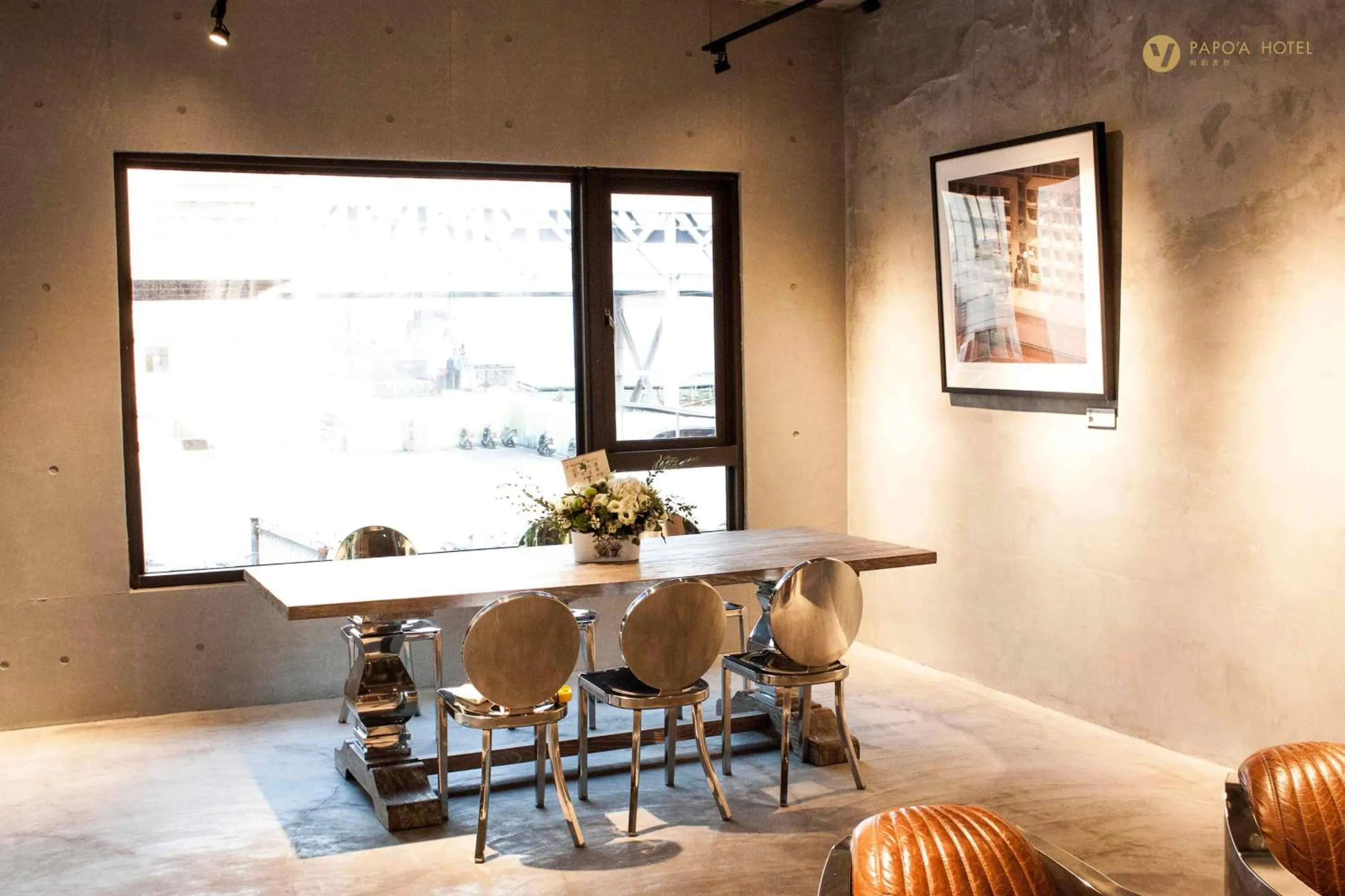 Library in PAPO'A Hotel