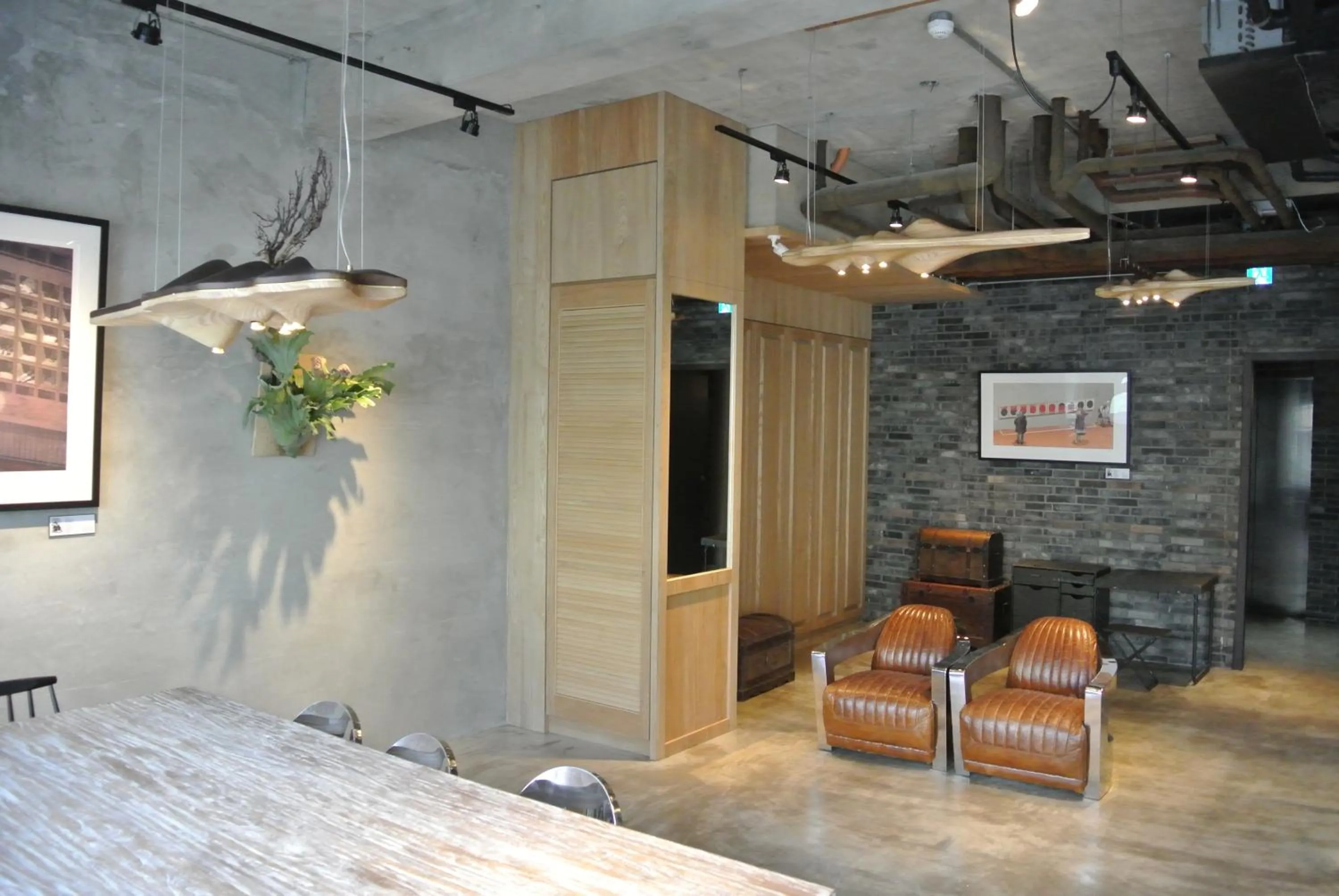 Library in PAPO'A Hotel