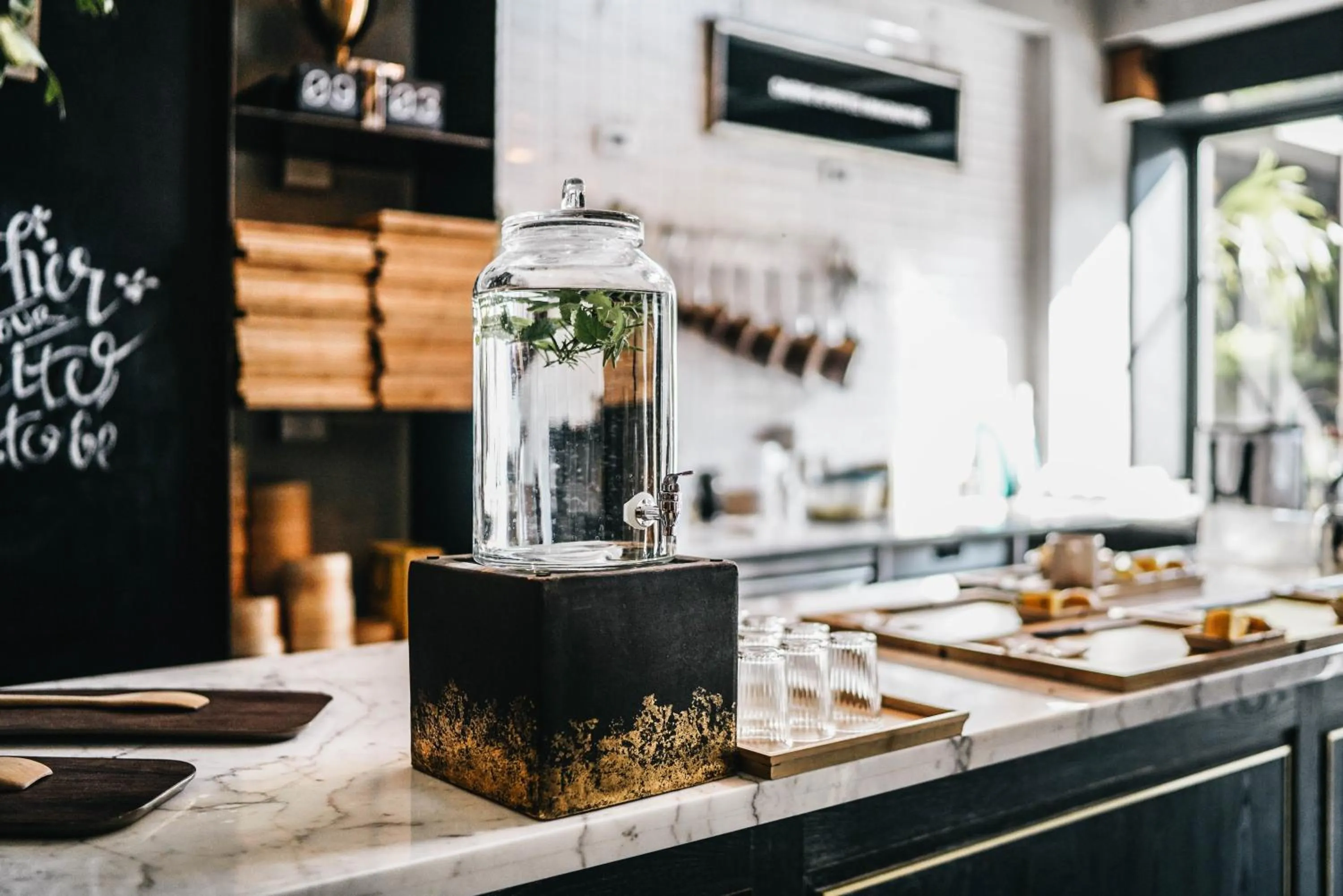 Restaurant/places to eat in PAPO'A Hotel