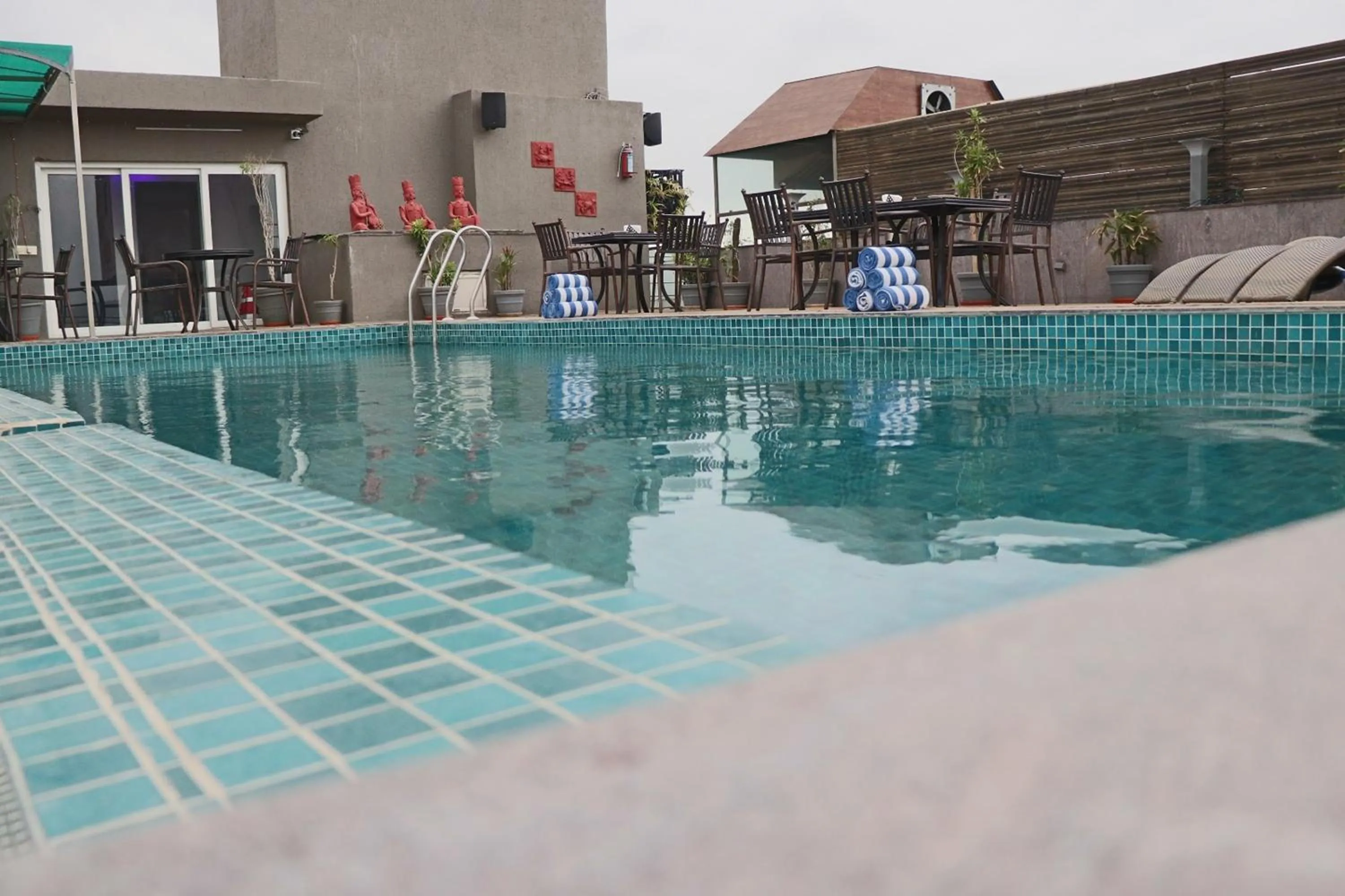 Swimming pool in Shree Kanak Udaipur