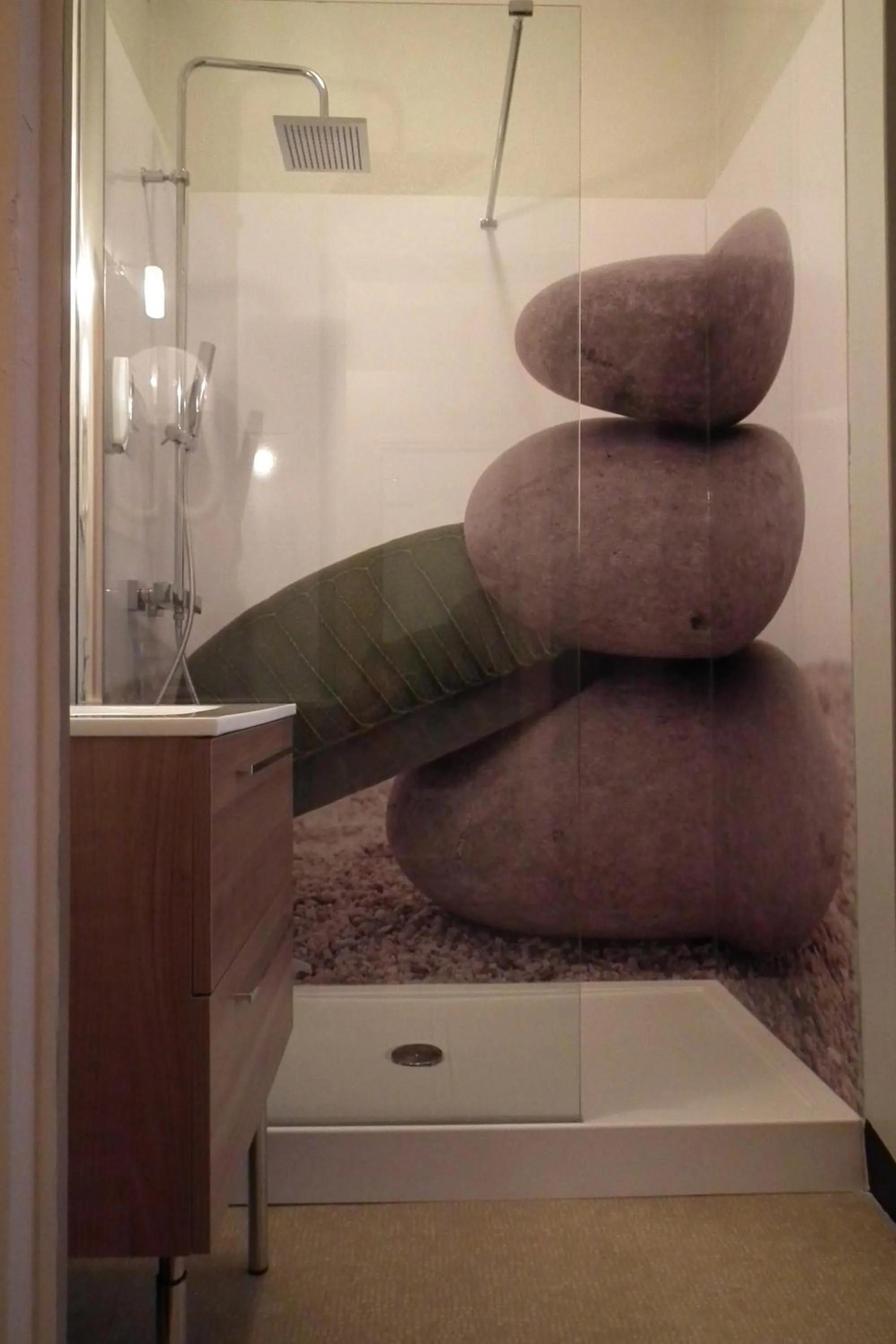 Shower in Hôtel de l'Aviation