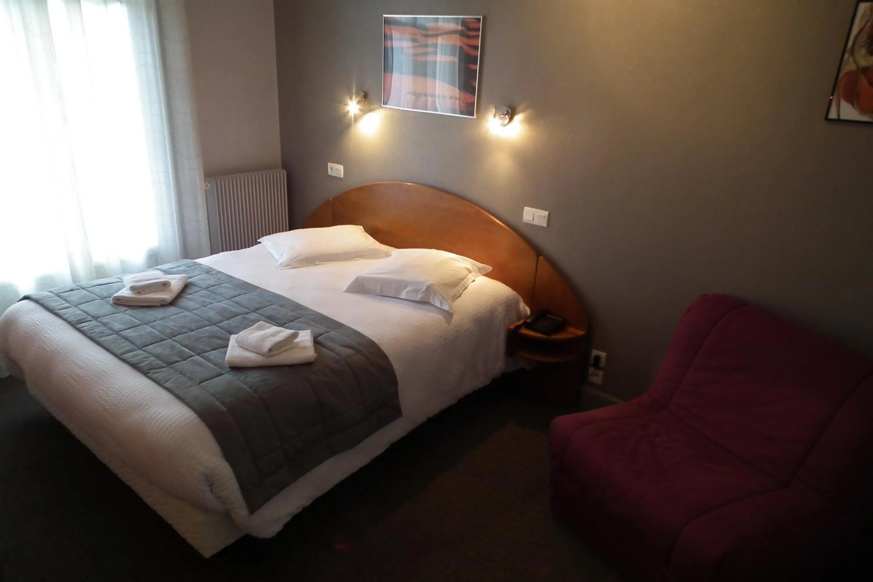 Bedroom, Bed in Hôtel de l'Aviation