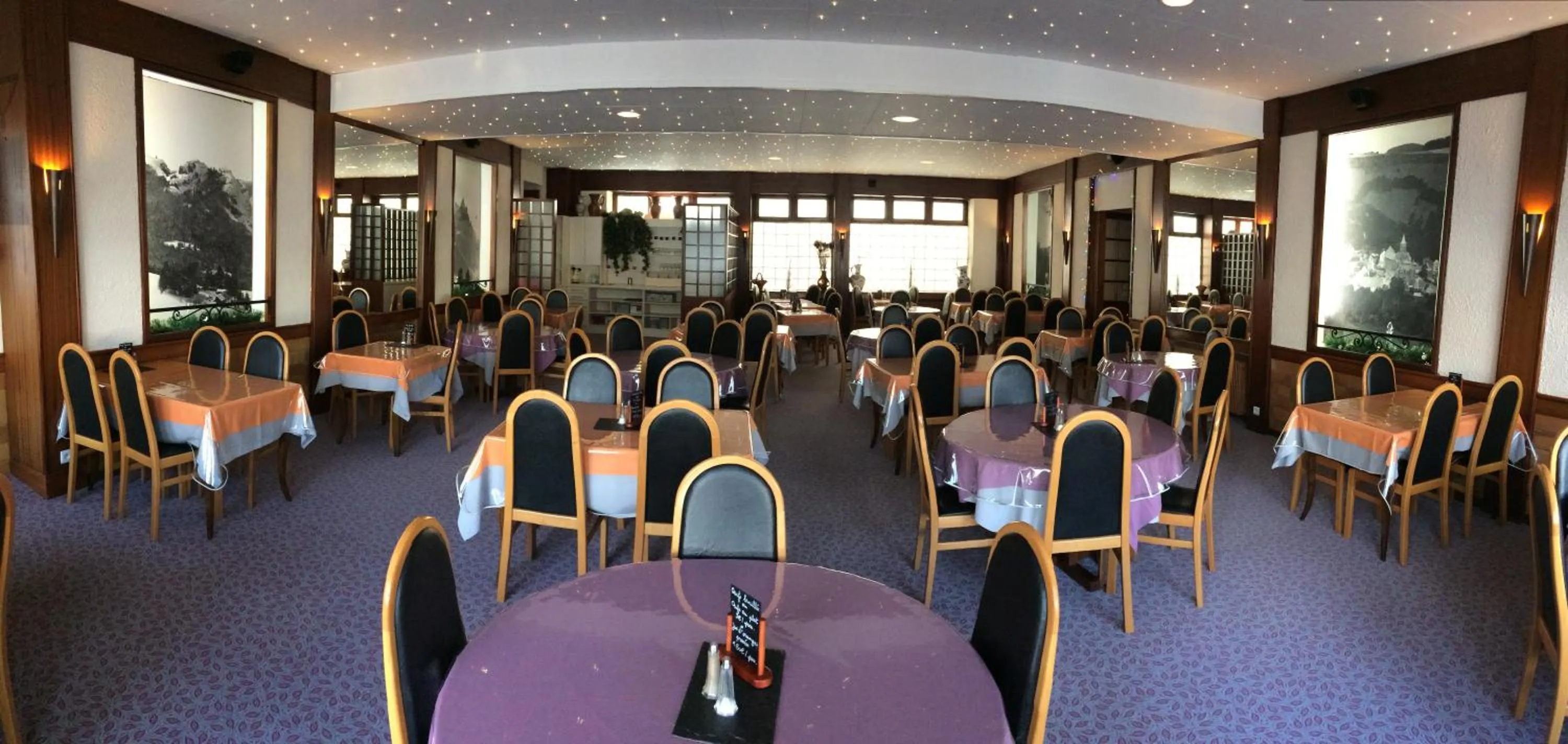 Restaurant/places to eat in Hôtel de l'Aviation