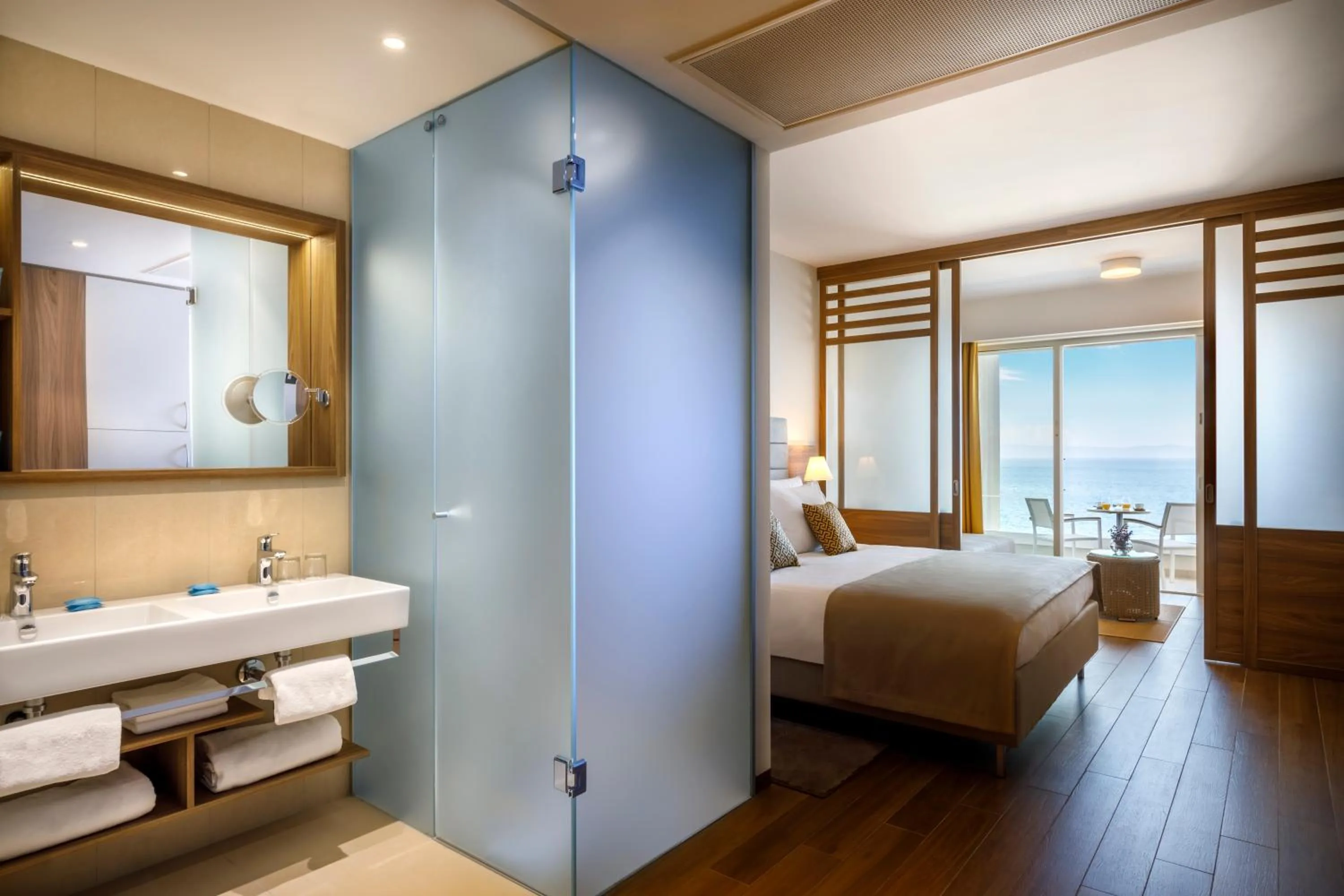 Bathroom, Bed in Valamar Bellevue Resort