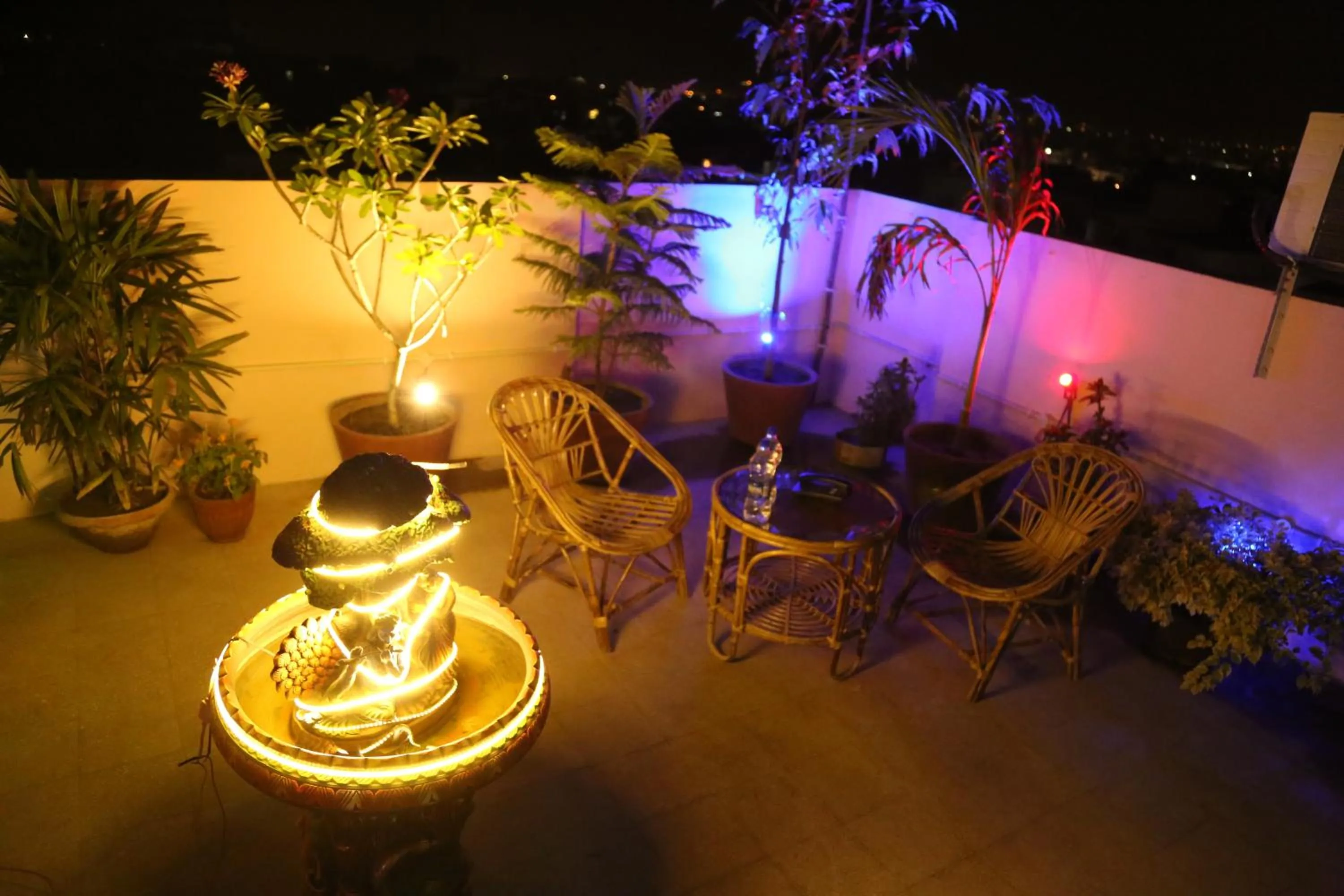 Restaurant/places to eat in Nahargarh Palace Hotel