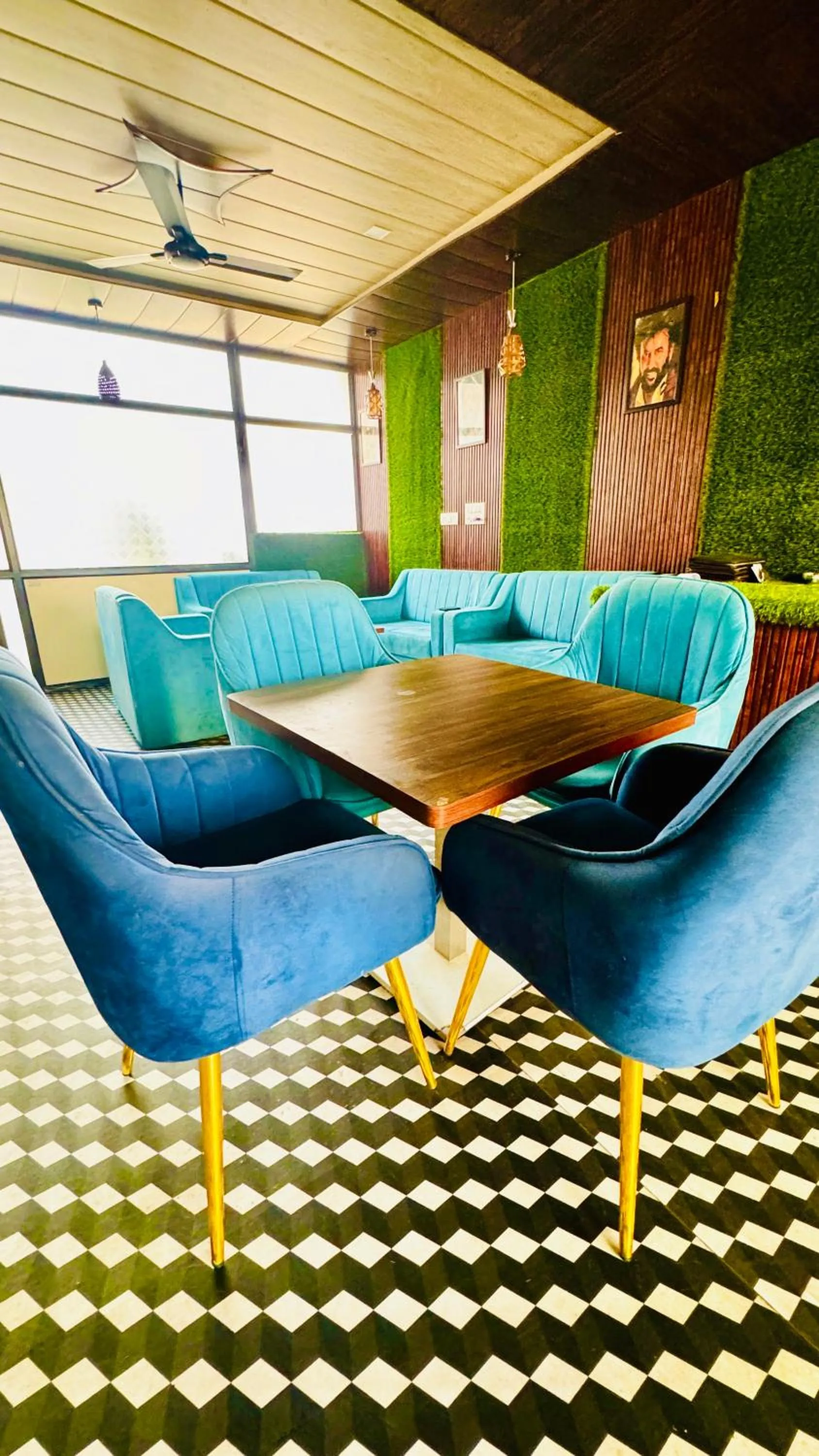 Restaurant/places to eat in Nahargarh Palace Hotel