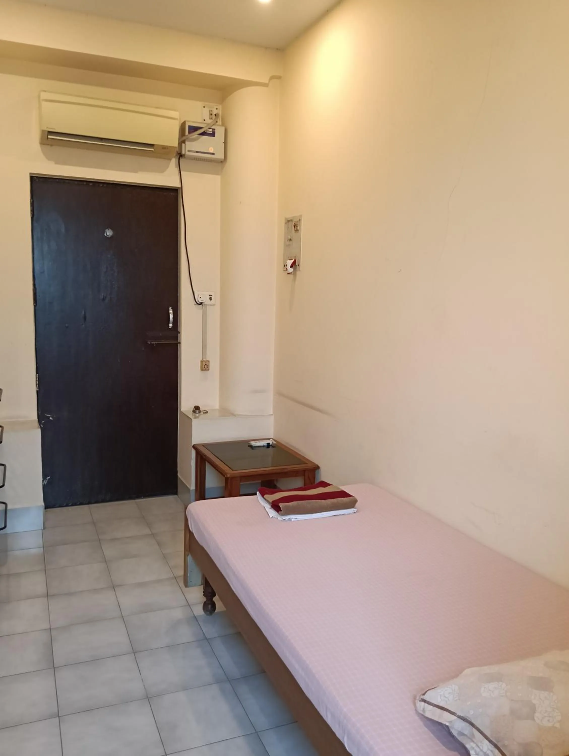 air conditioner, Bed in Scindhia Guest House