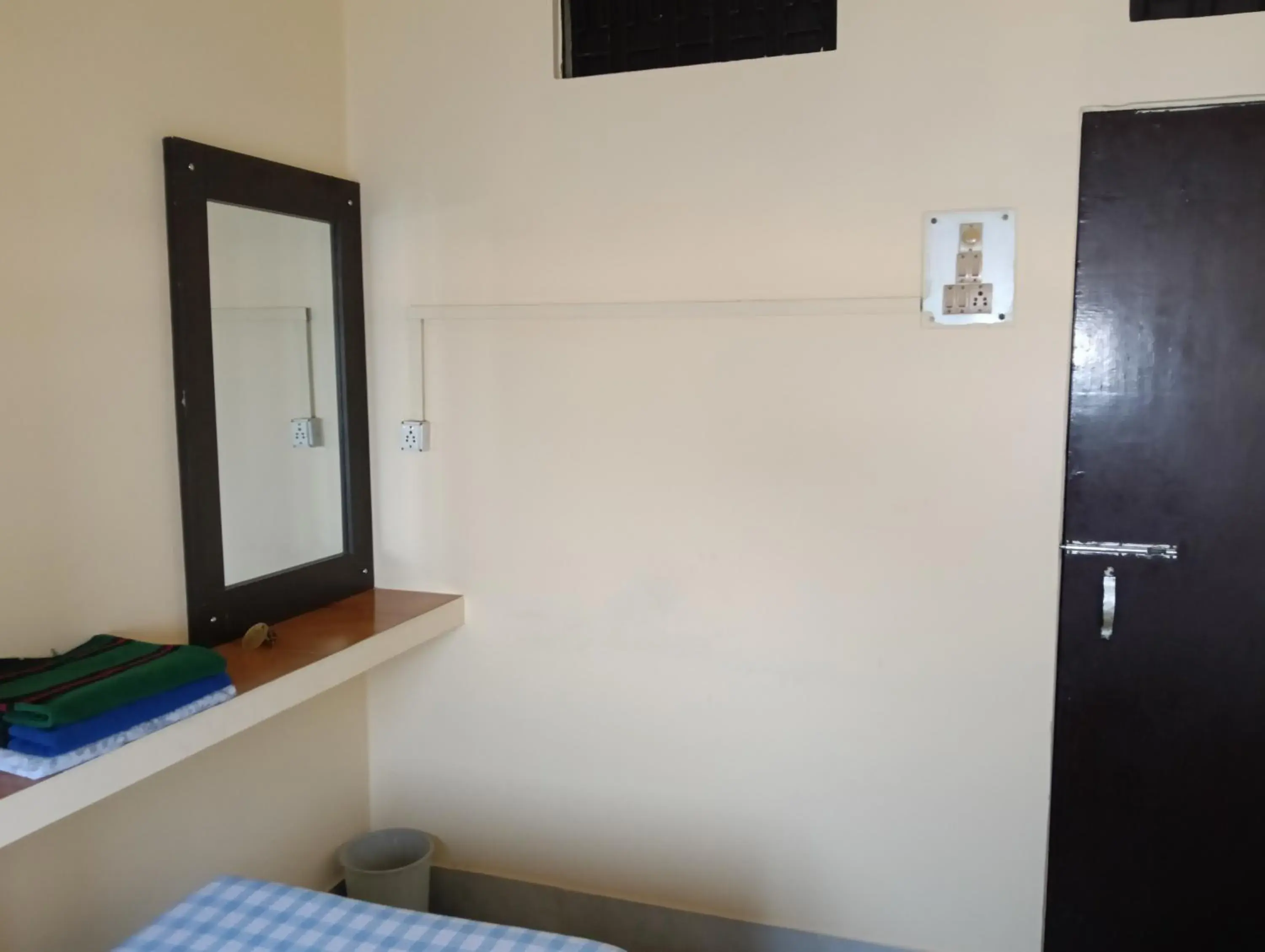 Twin Room with Shared Bathroom in Scindhia Guest House Twin Room with Shared Bathroom in Scindhia Guest House