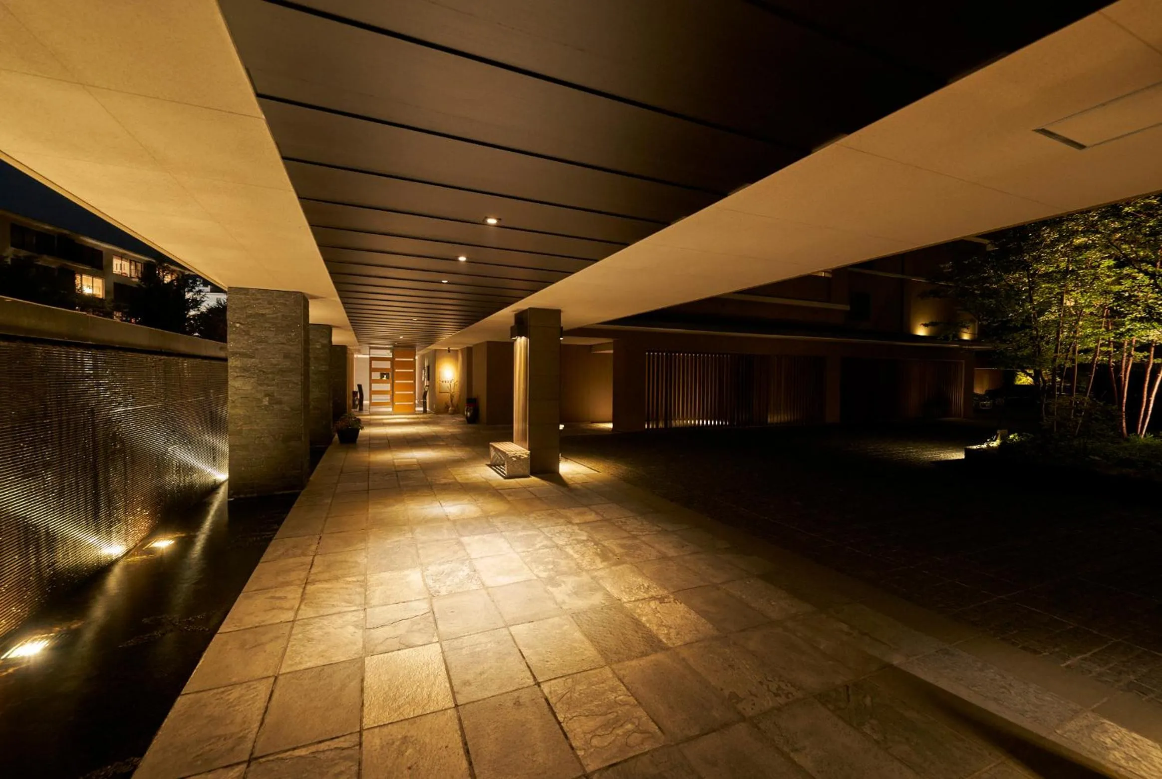 Facade/entrance in Hakone Hisui