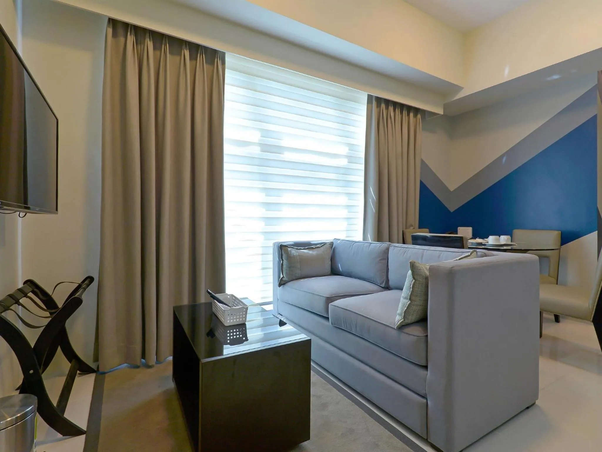 Currency Serviced Suites