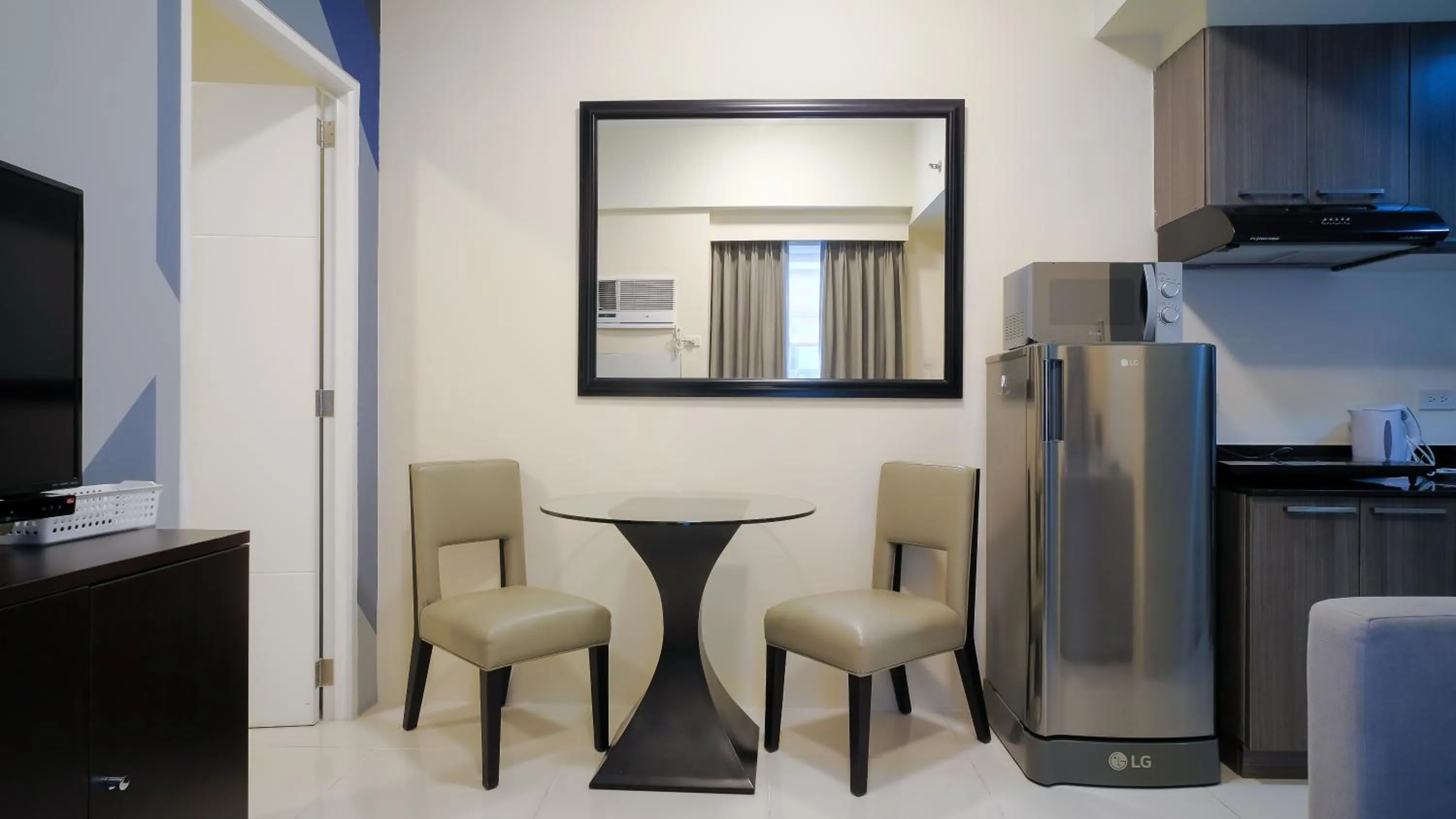 Currency Serviced Suites