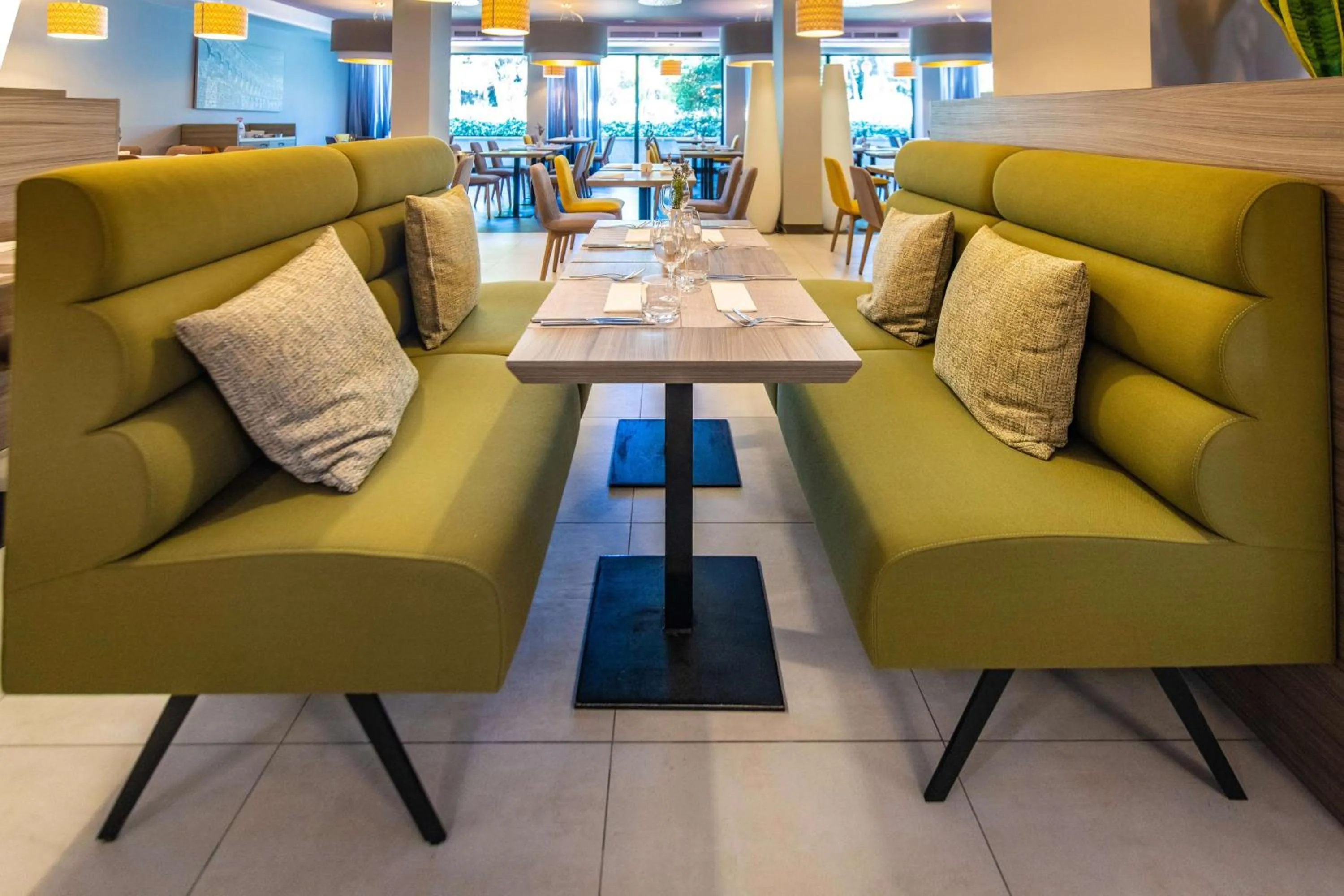 Restaurant/places to eat in Park Plaza Arena Pula