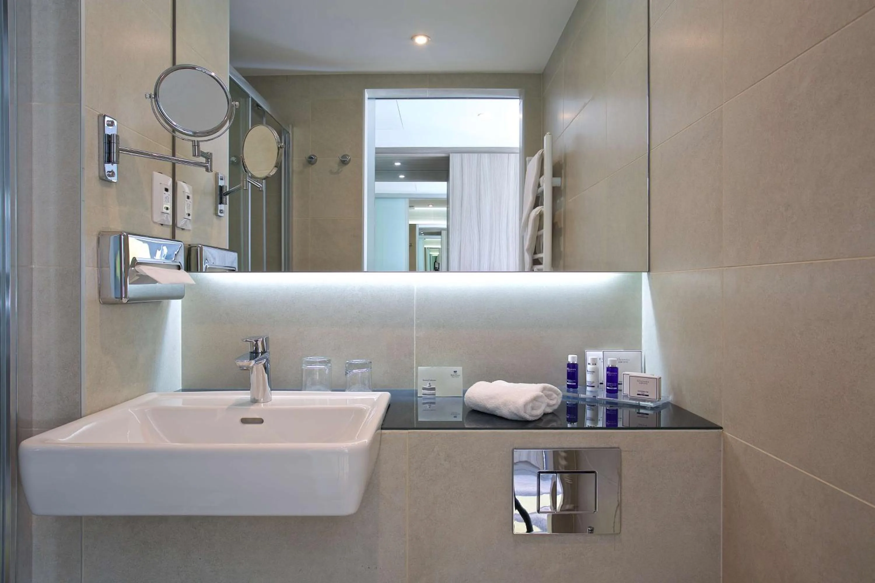 Bathroom in Park Plaza Arena Pula