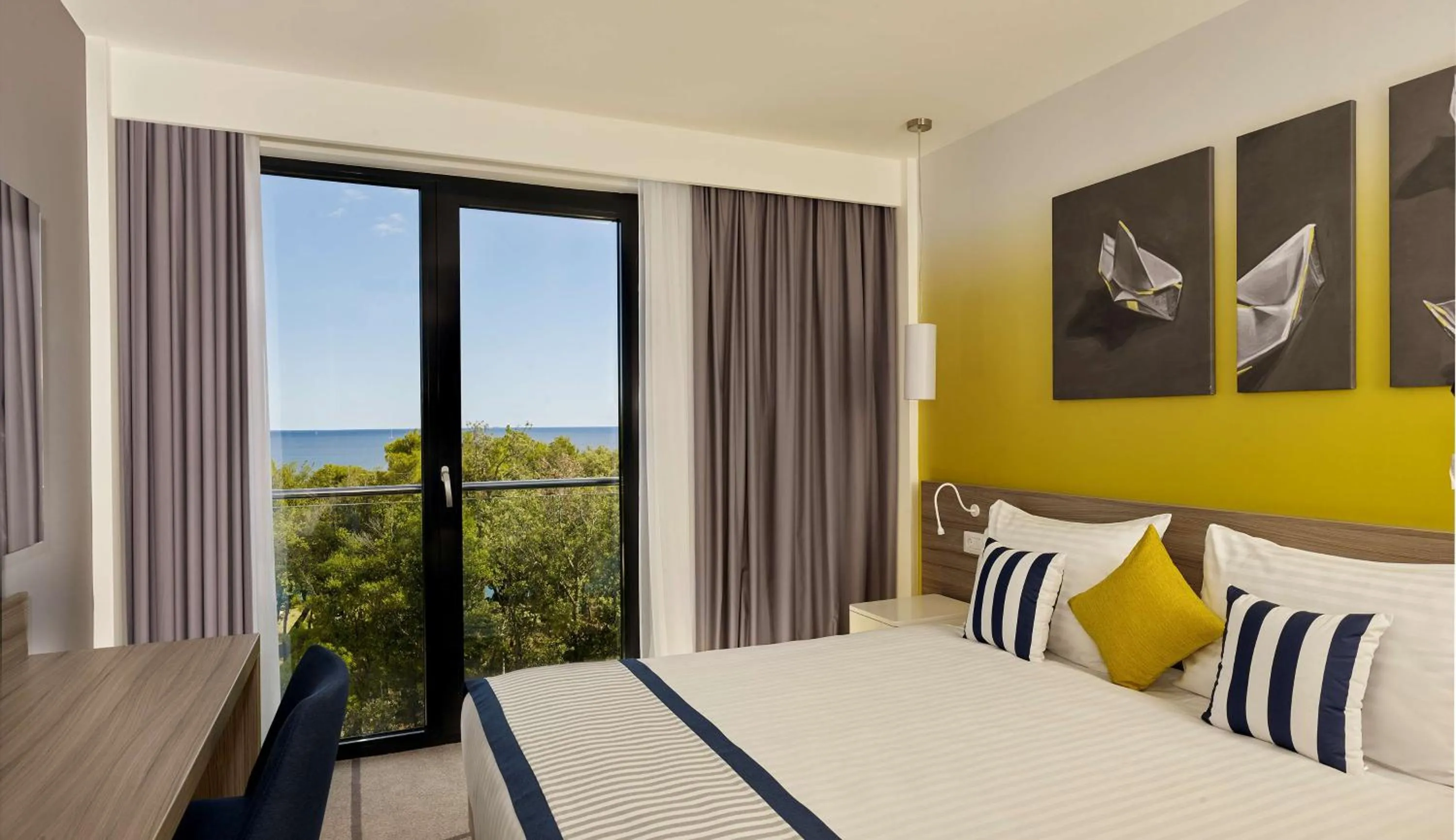 Bedroom, Bed in Park Plaza Arena Pula