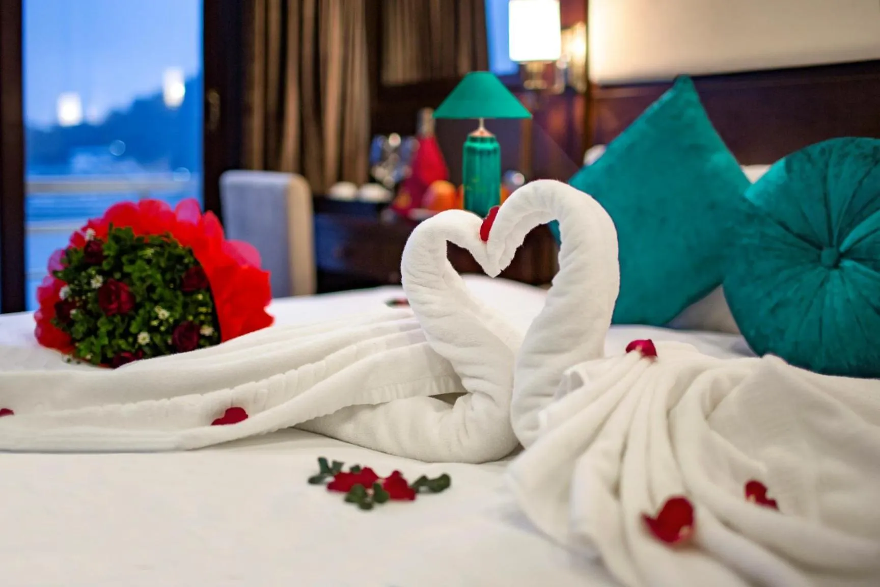 Bedroom in Alisa Cruise Halong