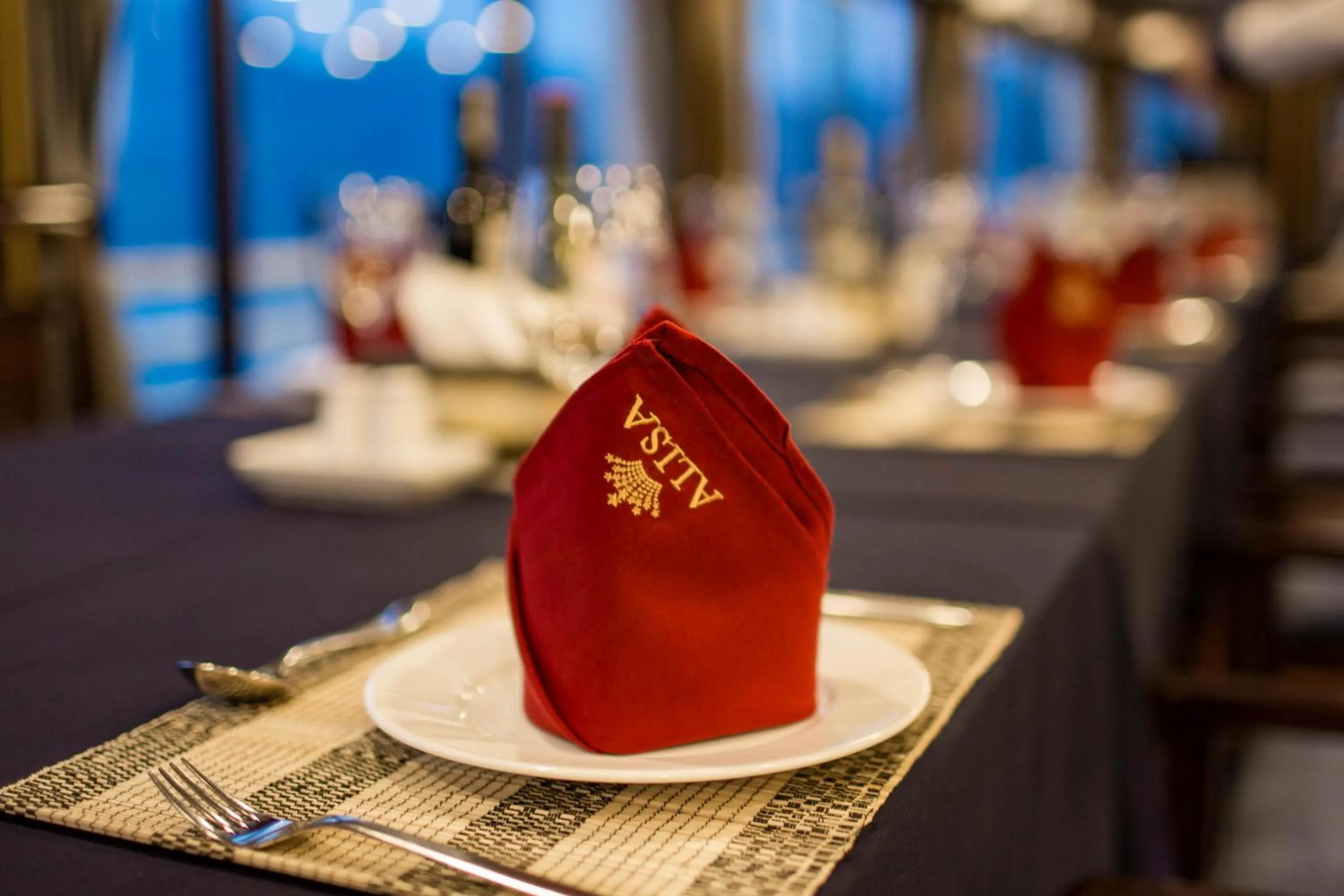 Restaurant/places to eat in Alisa Cruise Halong