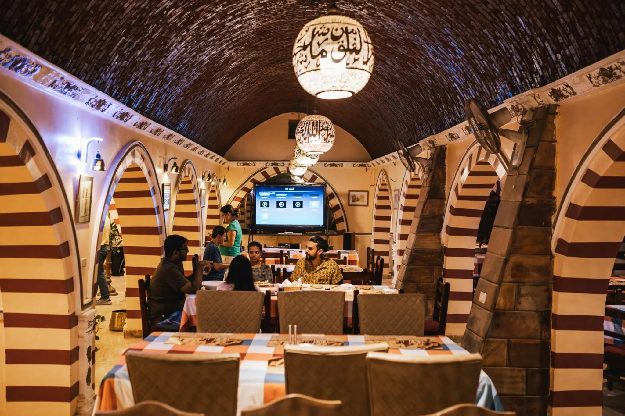 Restaurant/places to eat in Tuya Hotel