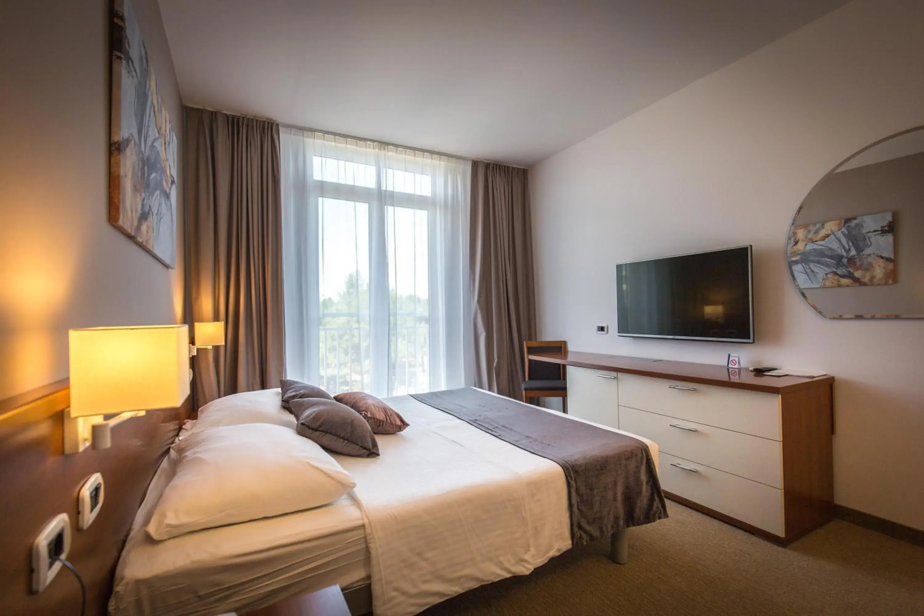 Double Room in Arena Hotel Holiday Double Room in Arena Hotel Holiday