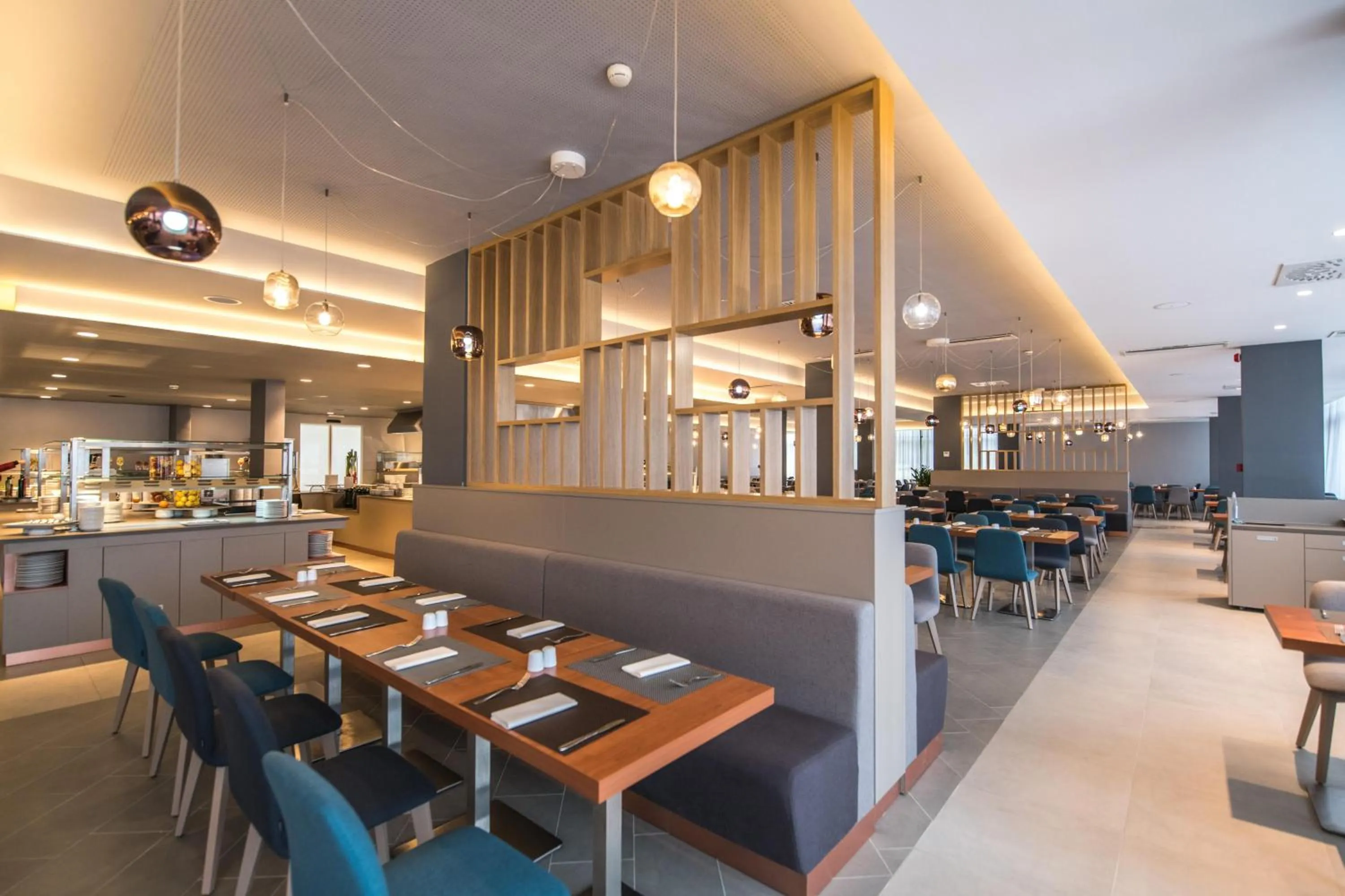 Restaurant/places to eat in Arena Hotel Holiday