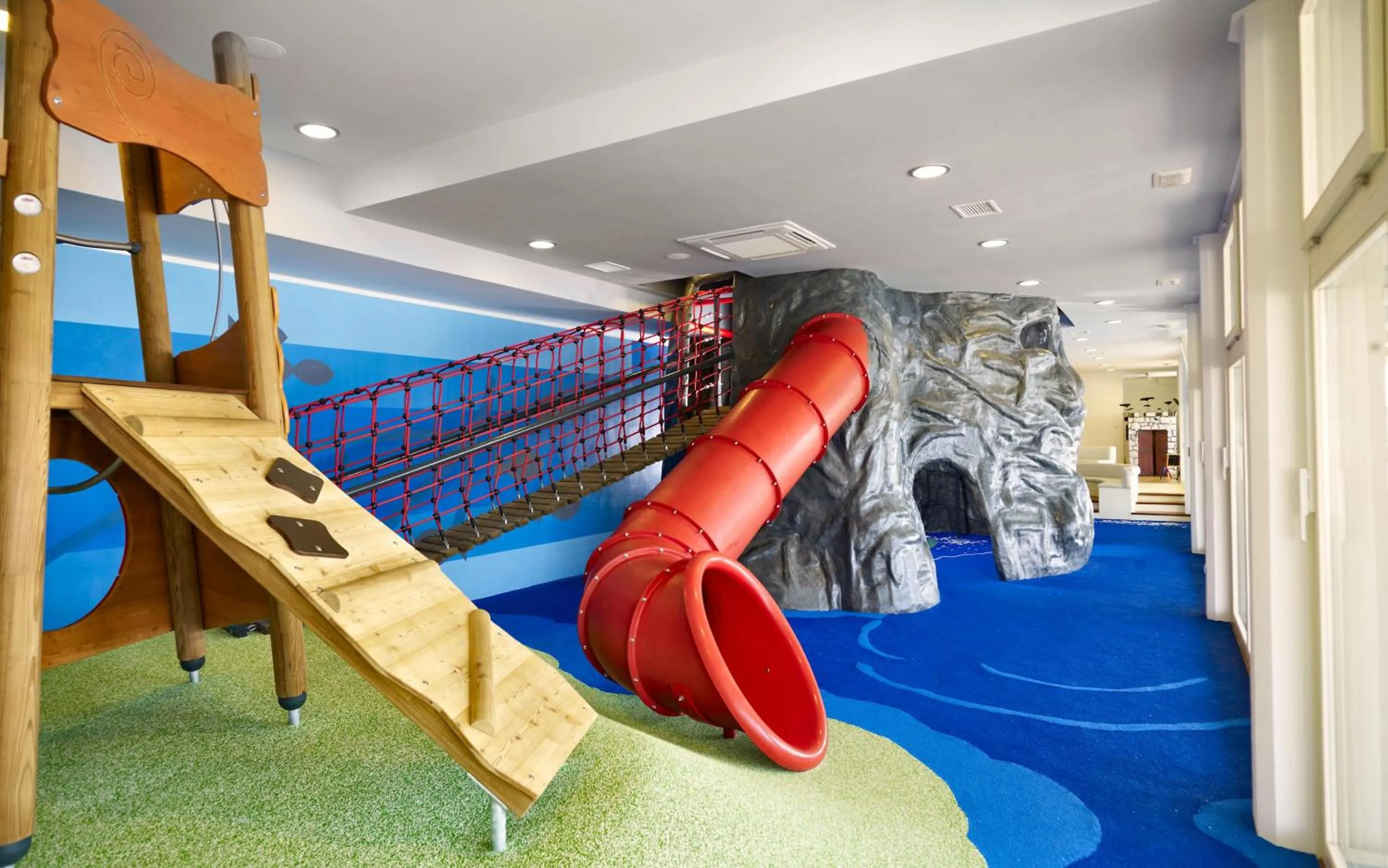 children in Arena Verudela Beach