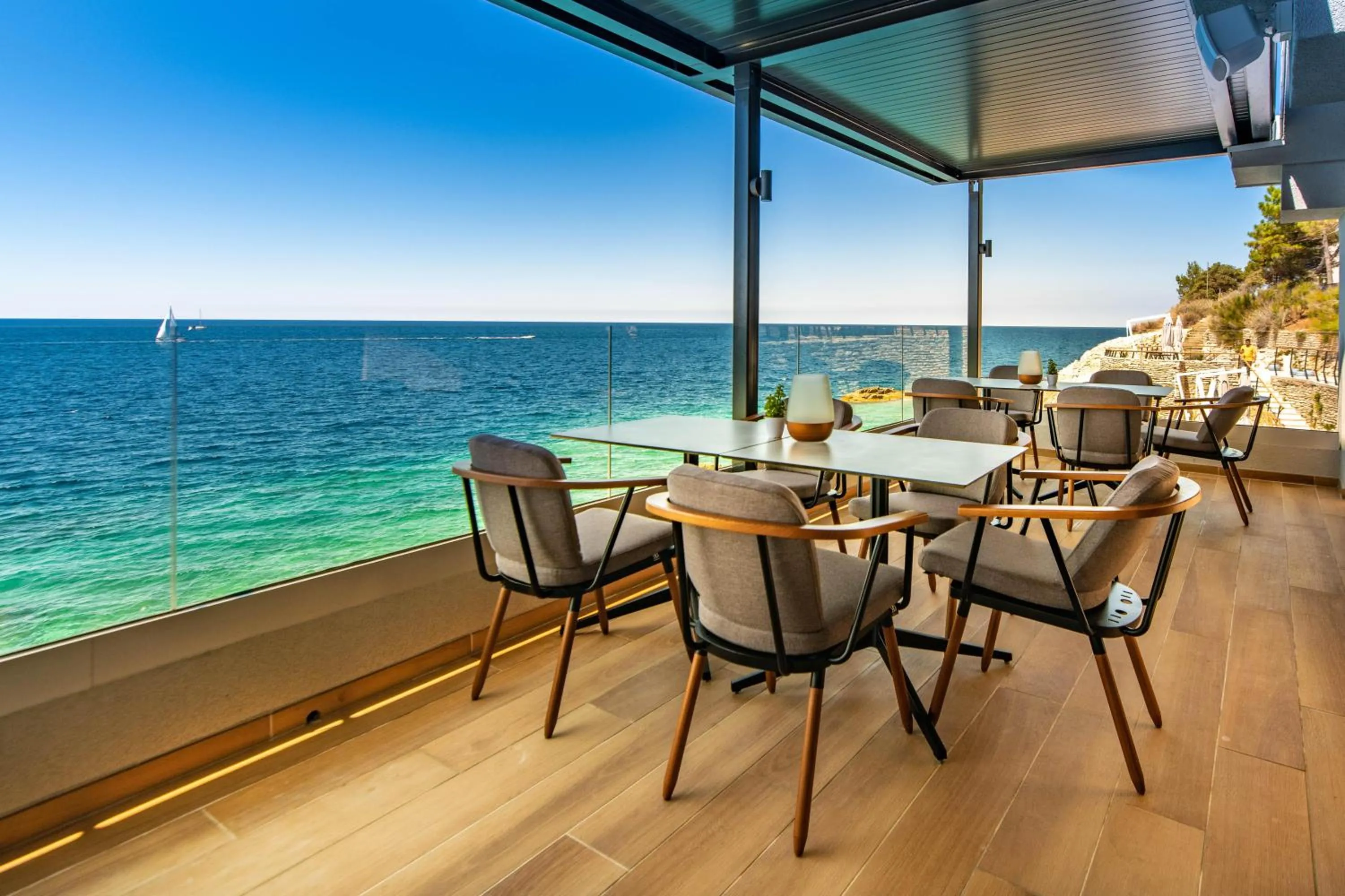 Restaurant/places to eat in Arena Verudela Beach