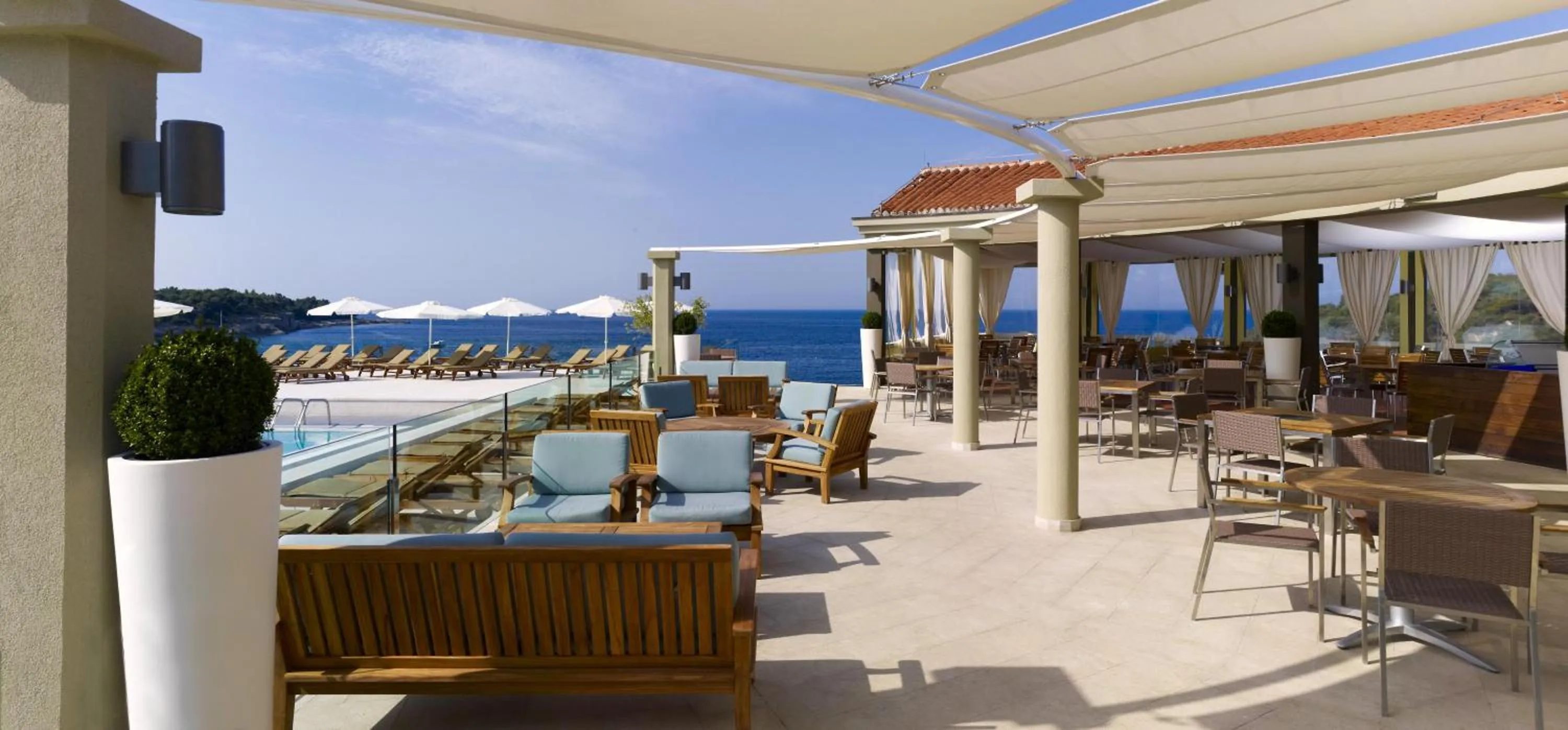 Restaurant/places to eat in Arena Verudela Beach