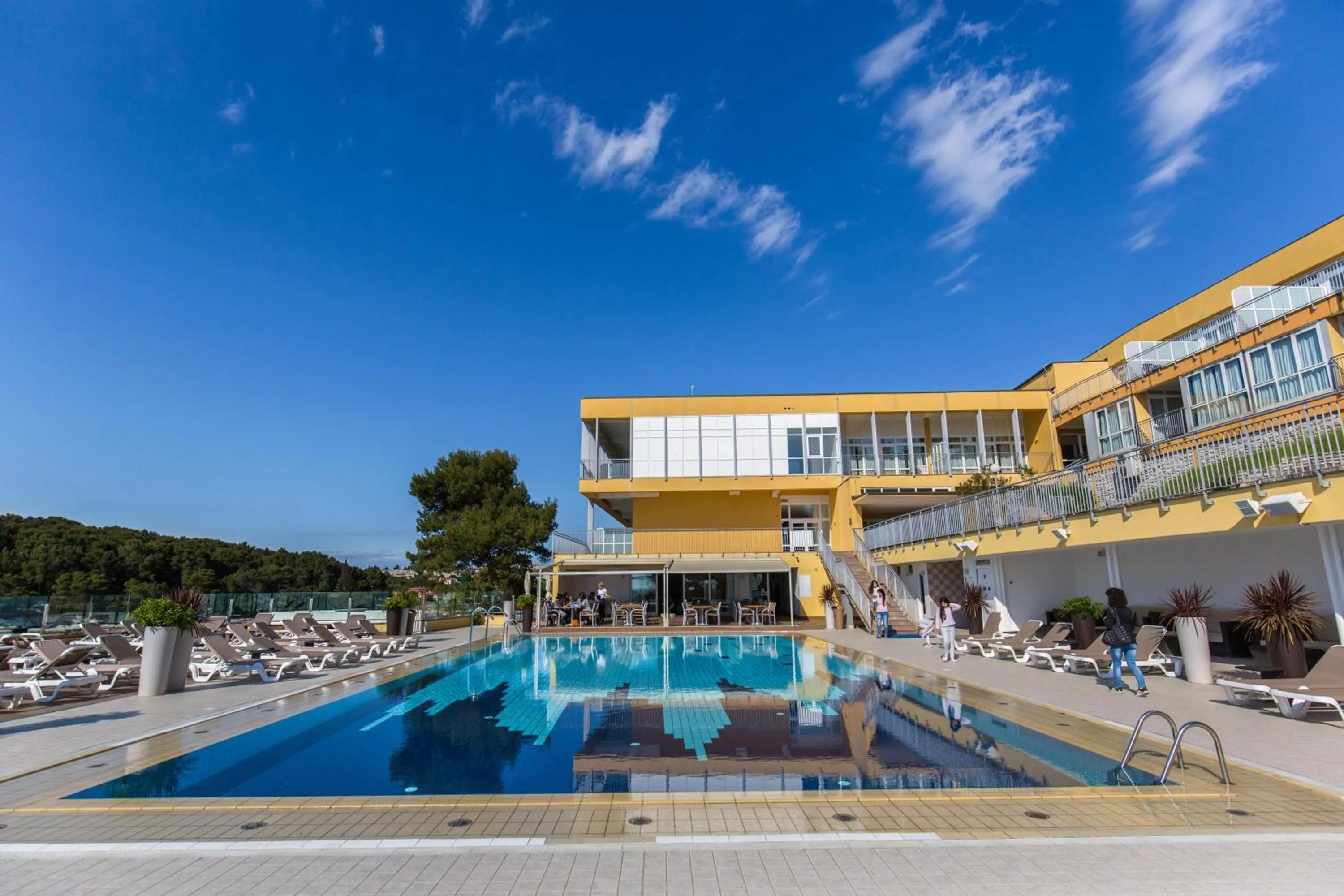 Swimming pool in Horizont Resort