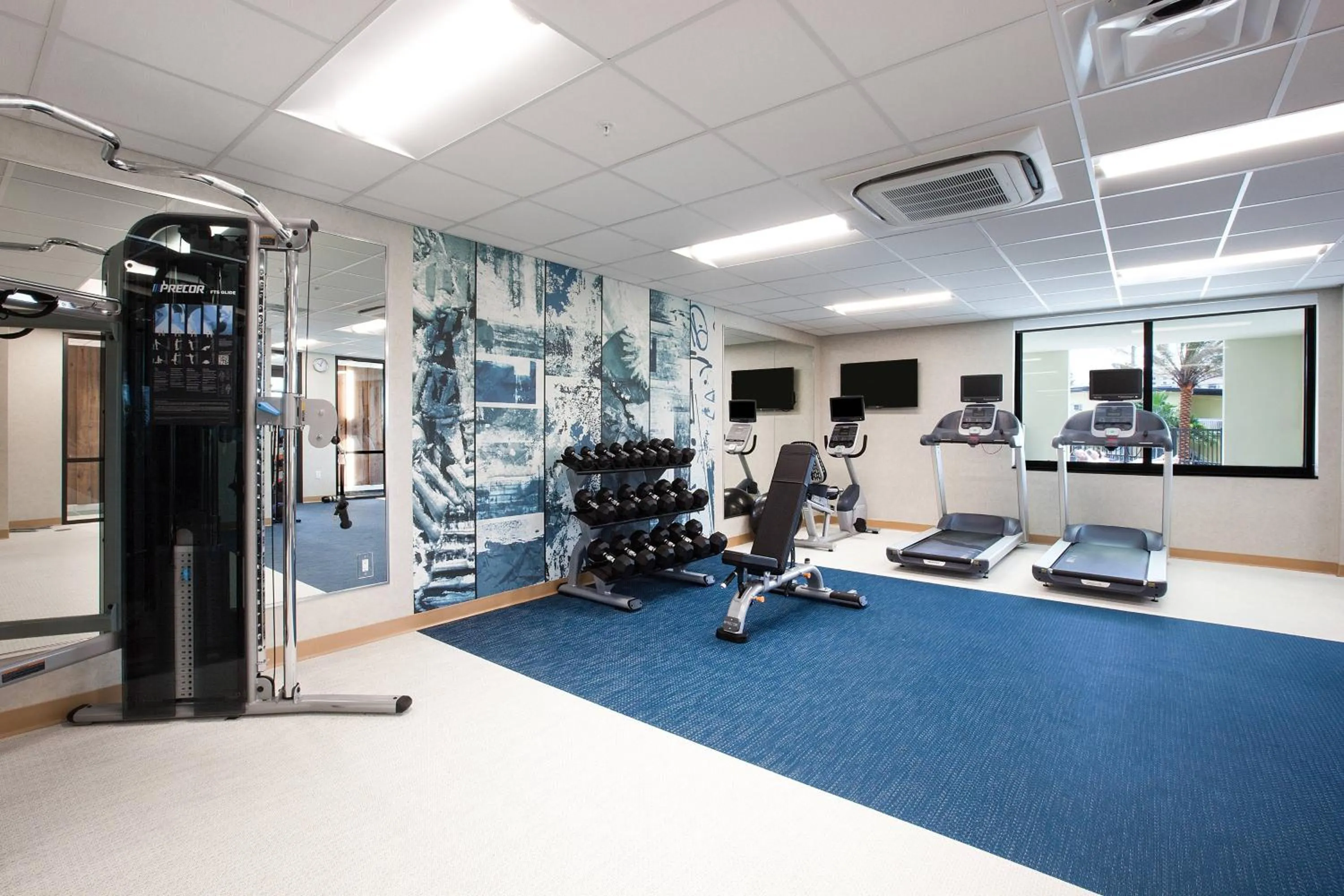 Fitness centre/facilities in Fairfield Inn & Suites by Marriott Clearwater Beach