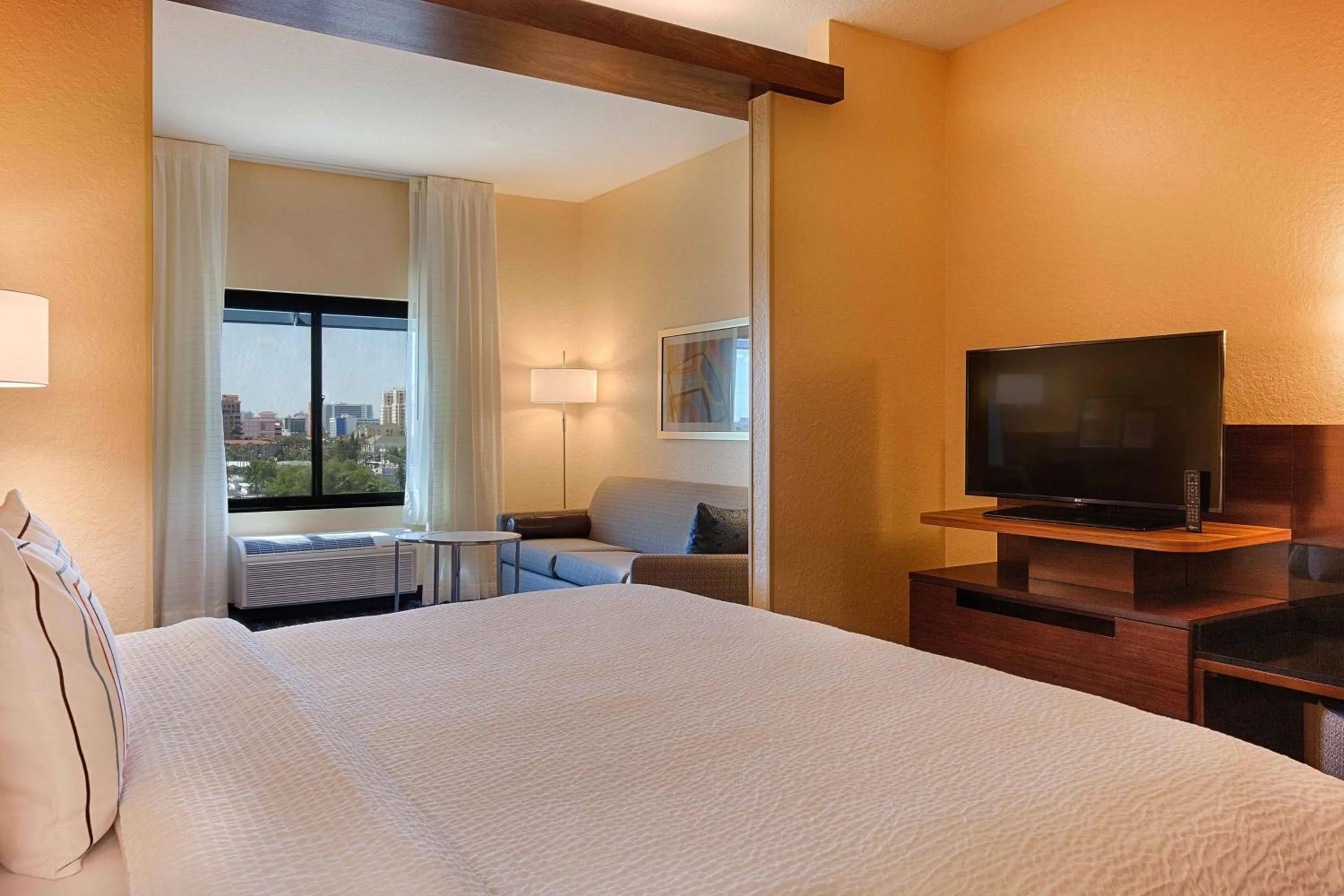 Photo of the whole room, Bed in Fairfield Inn & Suites by Marriott Clearwater Beach