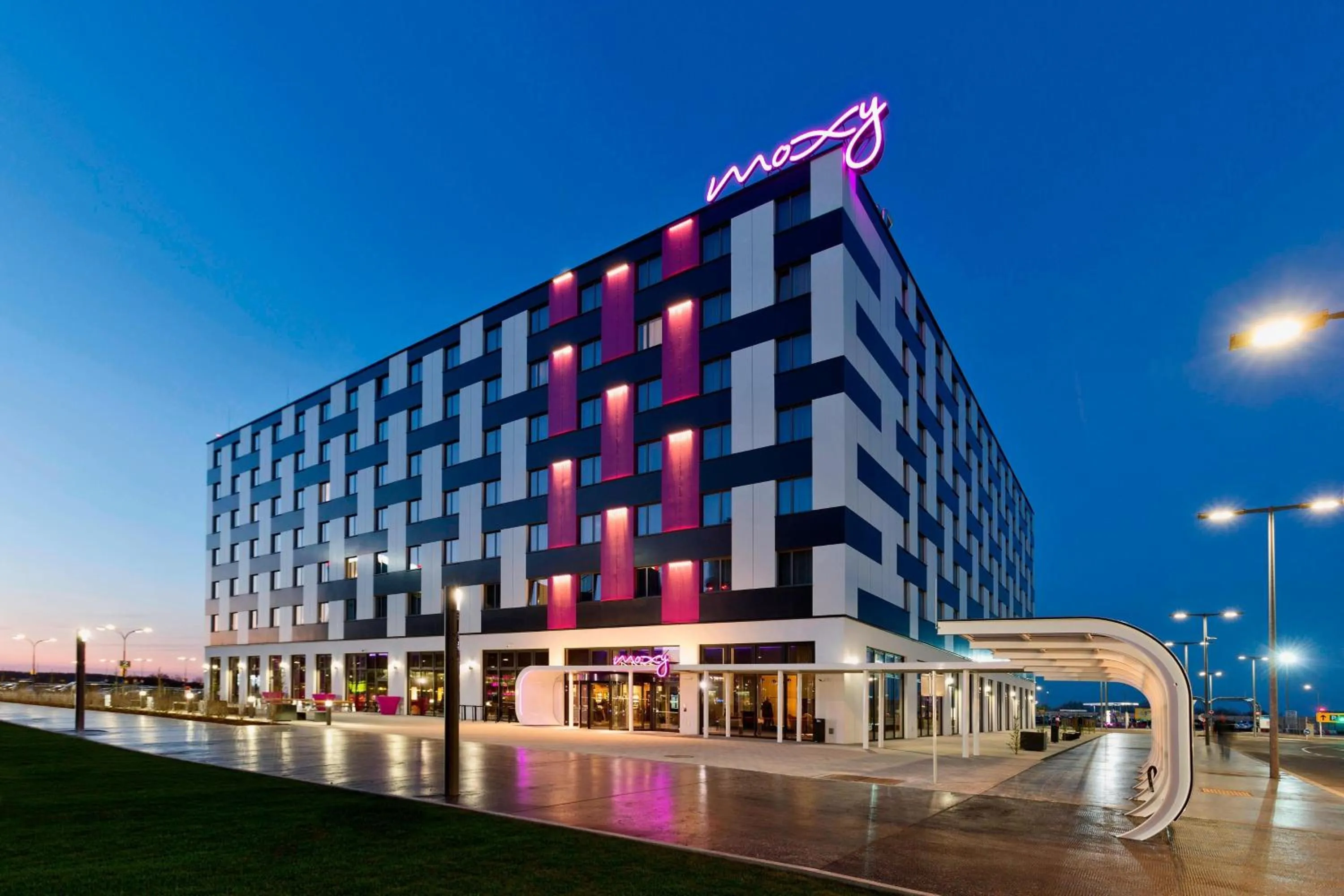 Property building in MOXY Vienna Airport