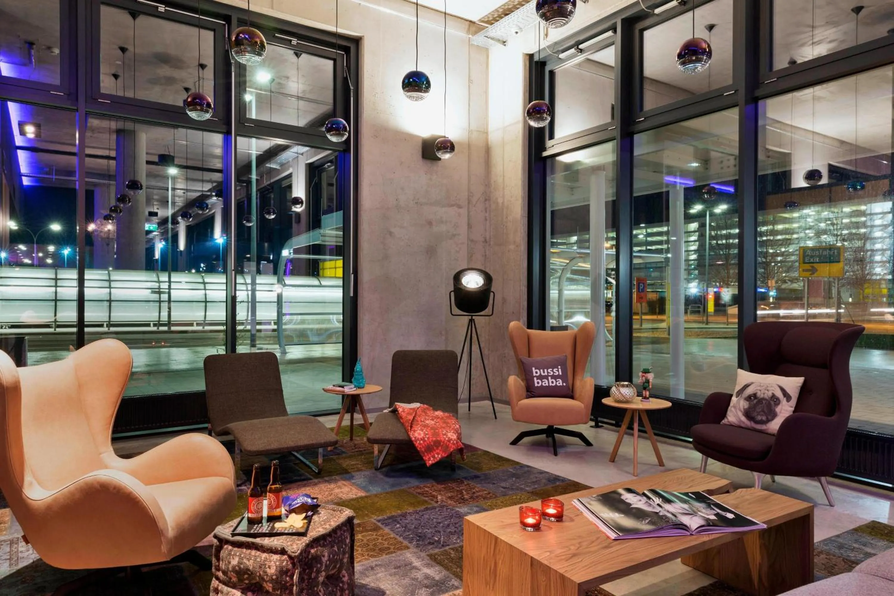 Lobby or reception in MOXY Vienna Airport