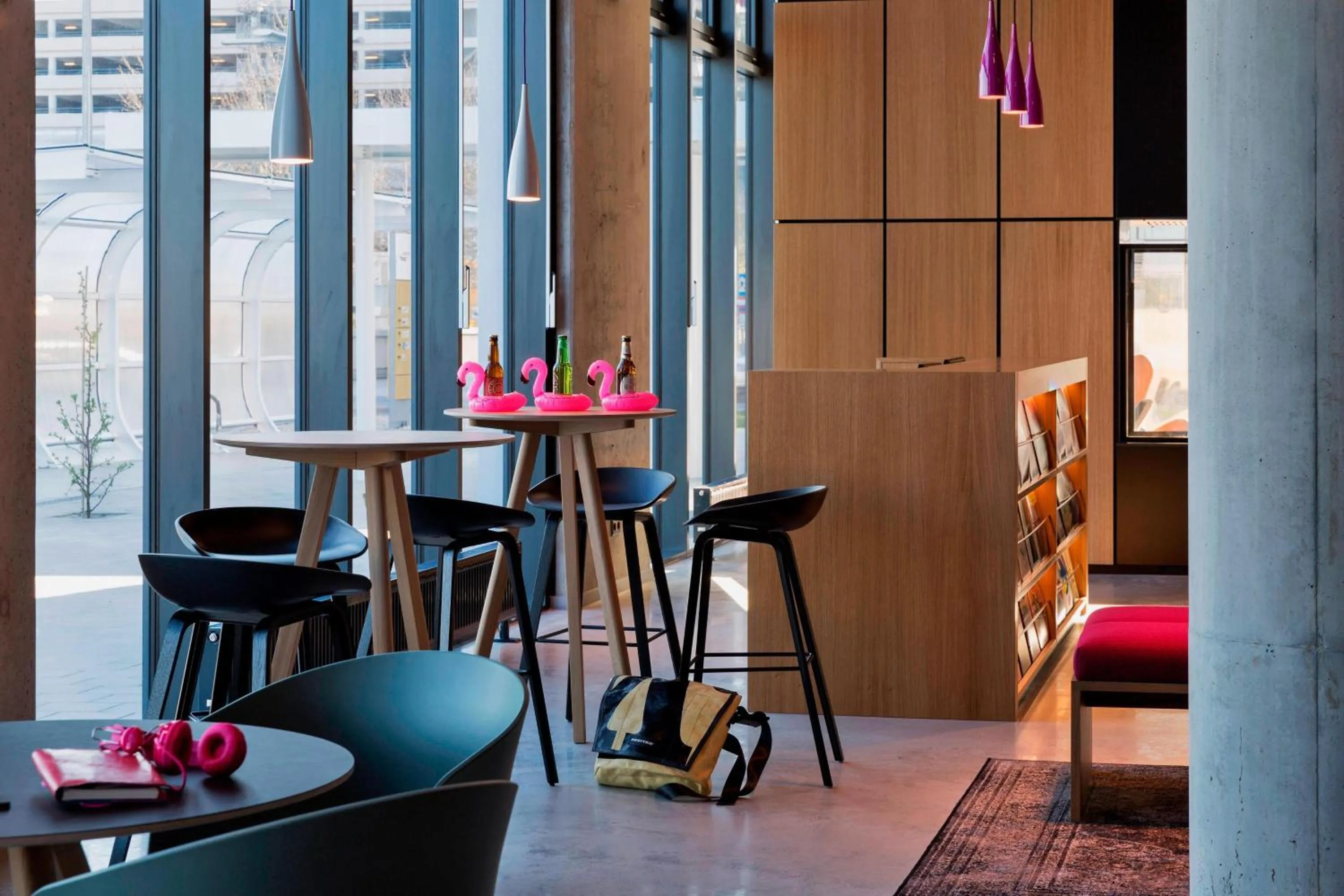 Lobby or reception in MOXY Vienna Airport