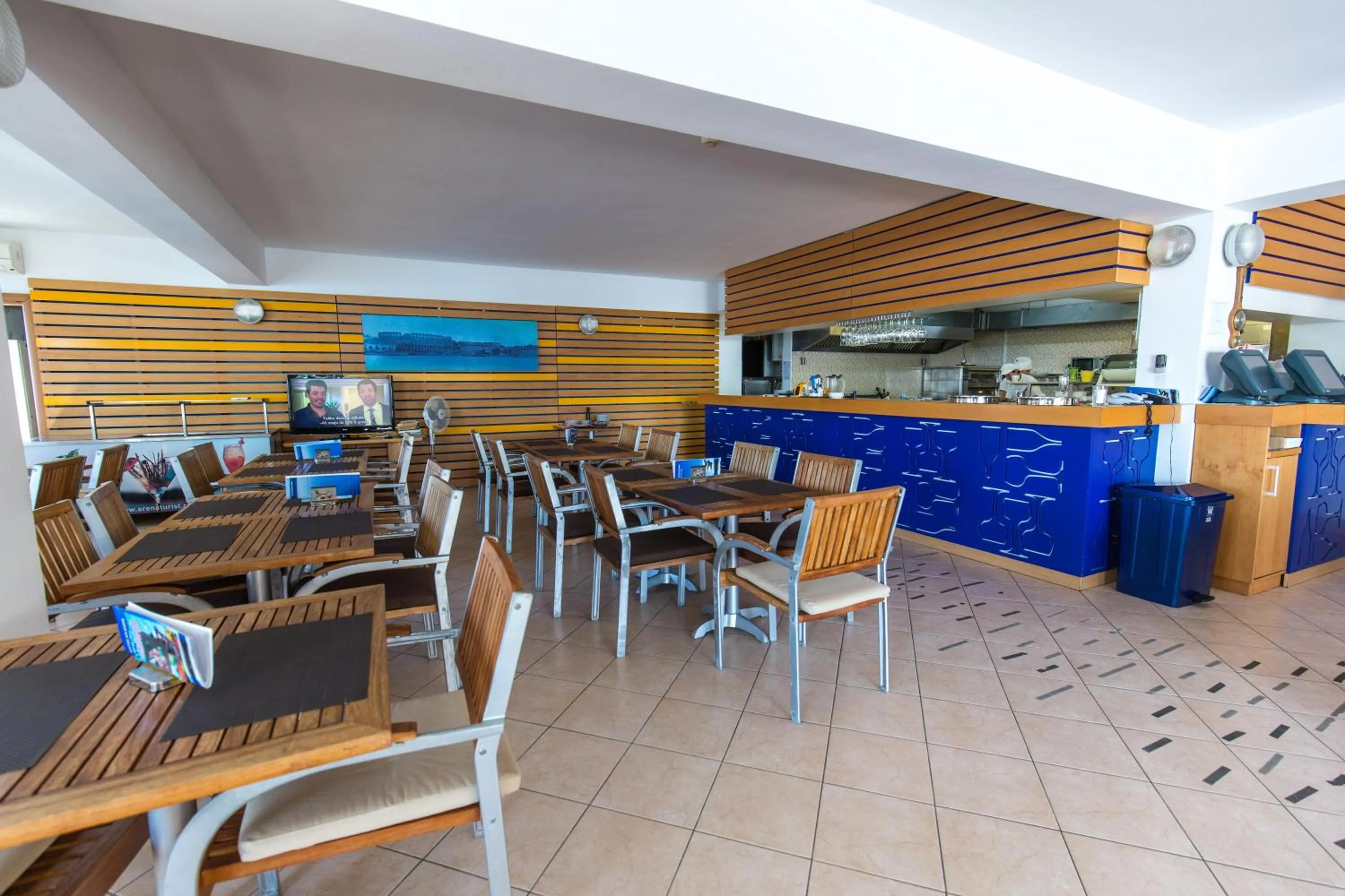 Restaurant/places to eat in Splendid Resort