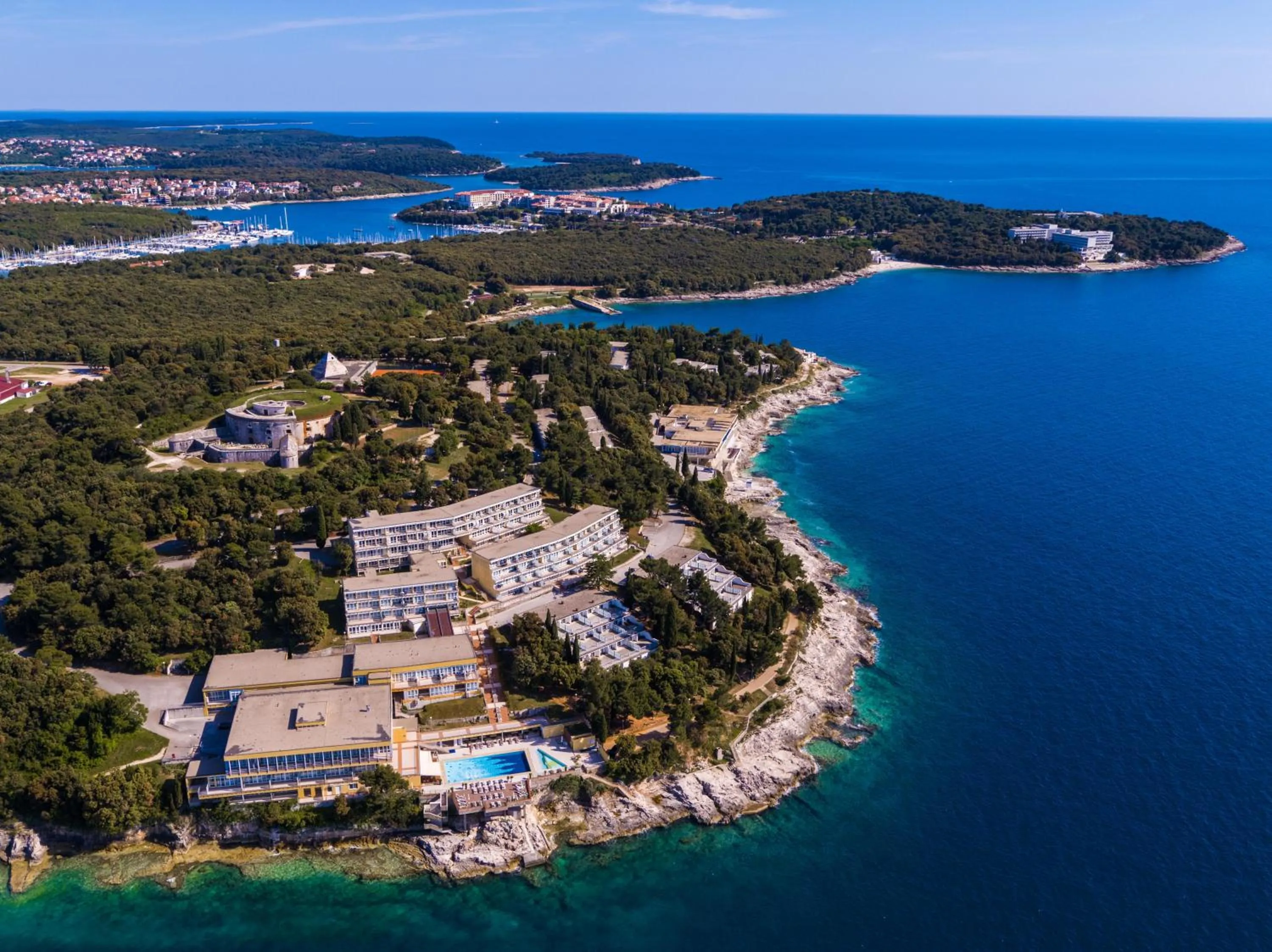 Property building in Splendid Resort