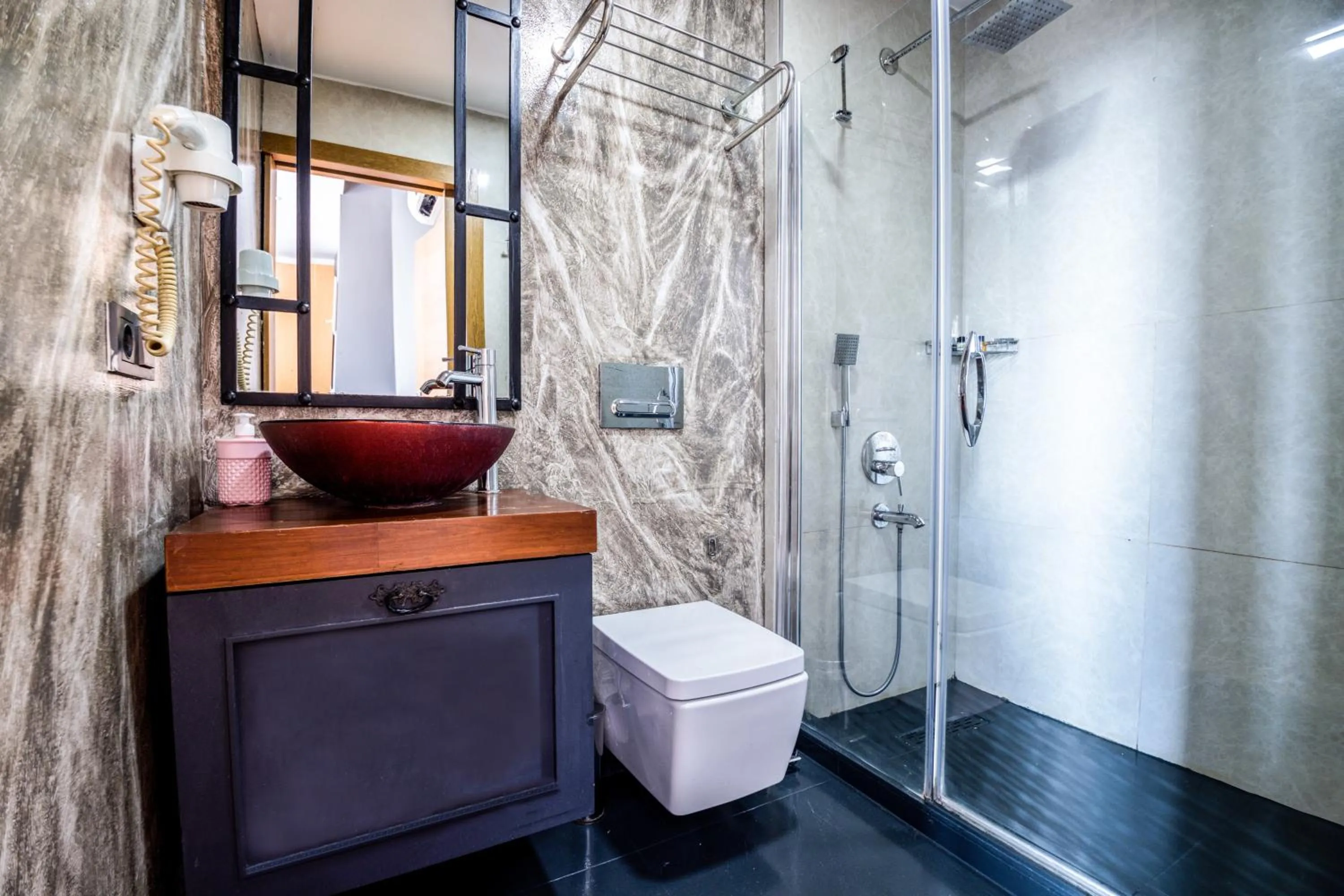 Shower in Xenia Hotel Taksim