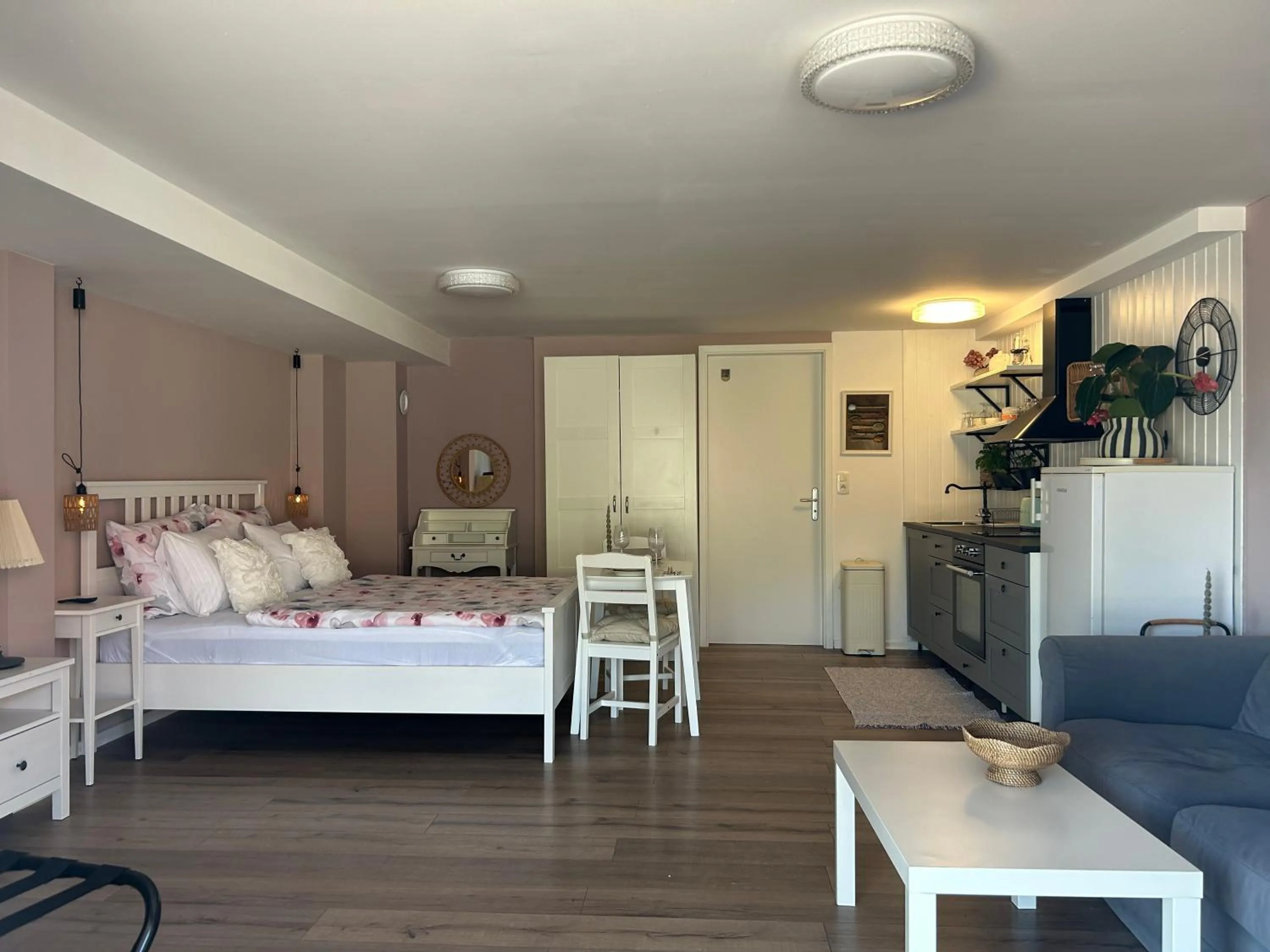 Bed in Pool Apartments Plitvice Lakes