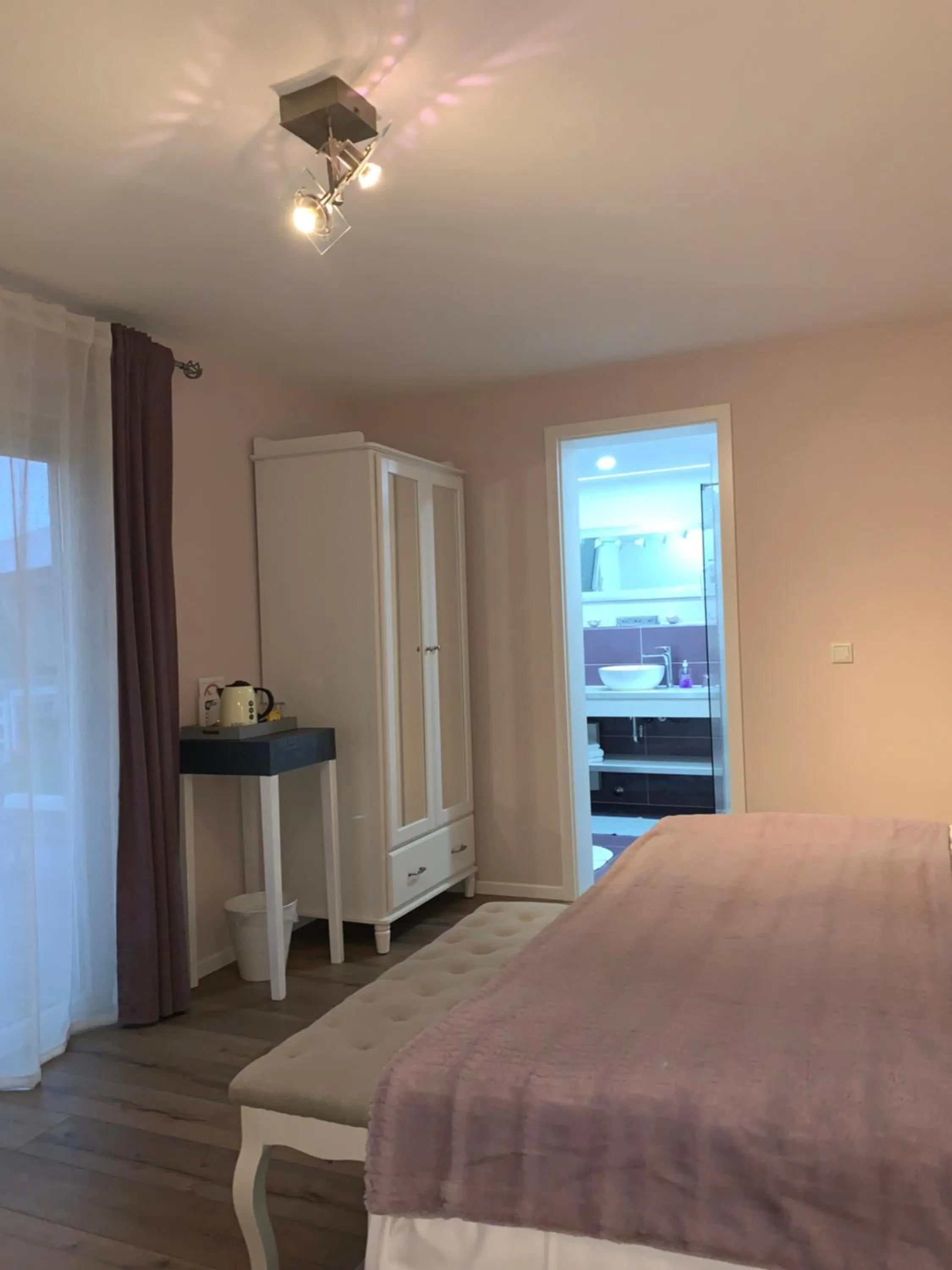Bed in Pool Apartments Plitvice Lakes