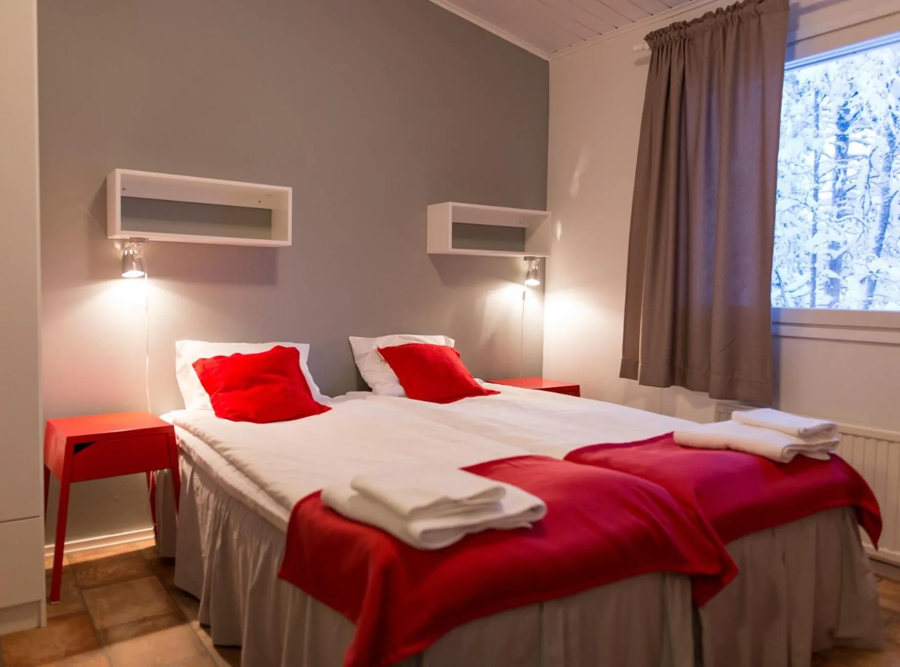 Photo of the whole room, Bed in Kuerkievari KuerHotel