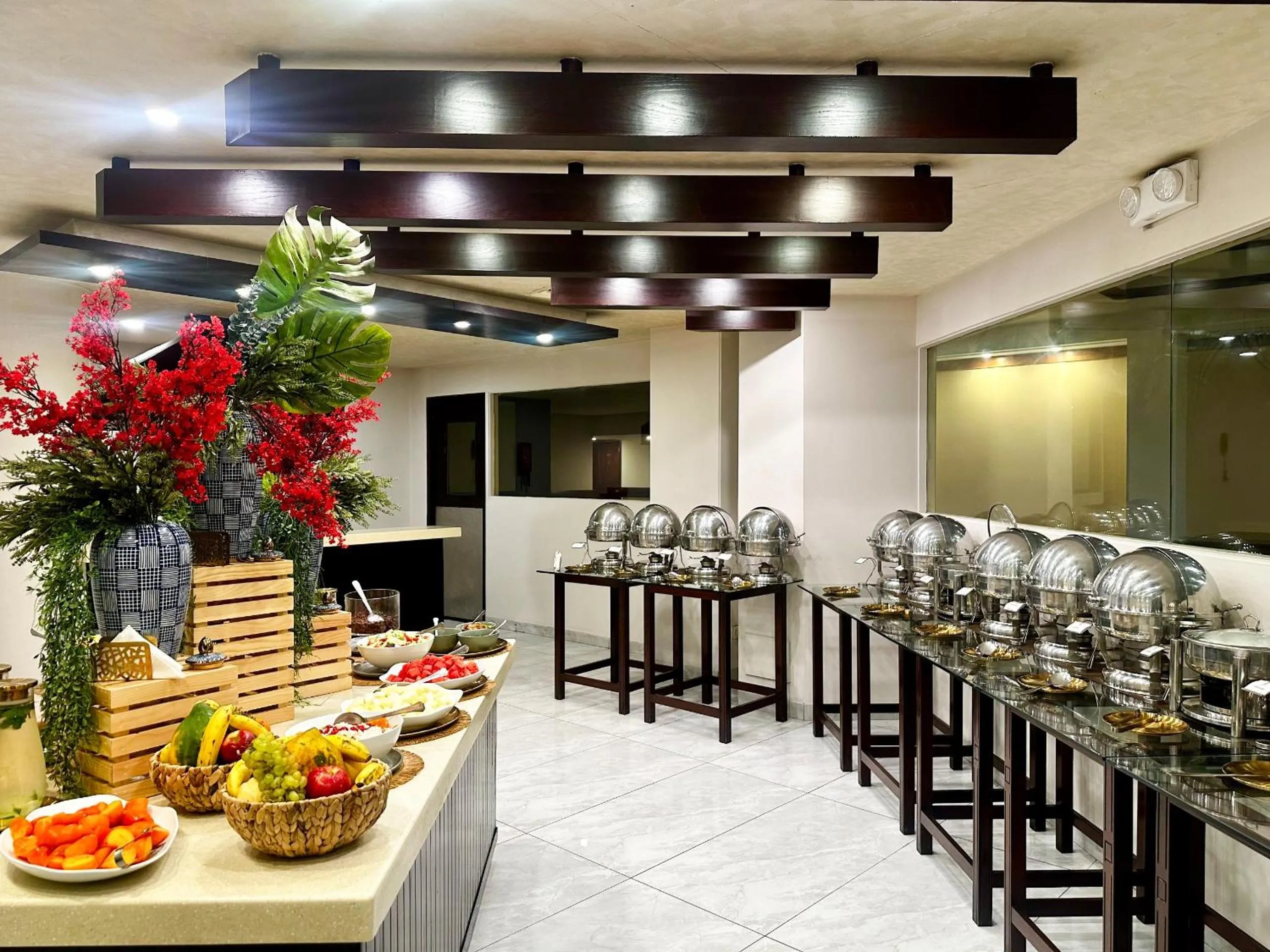 Restaurant/places to eat in Hotel Margala