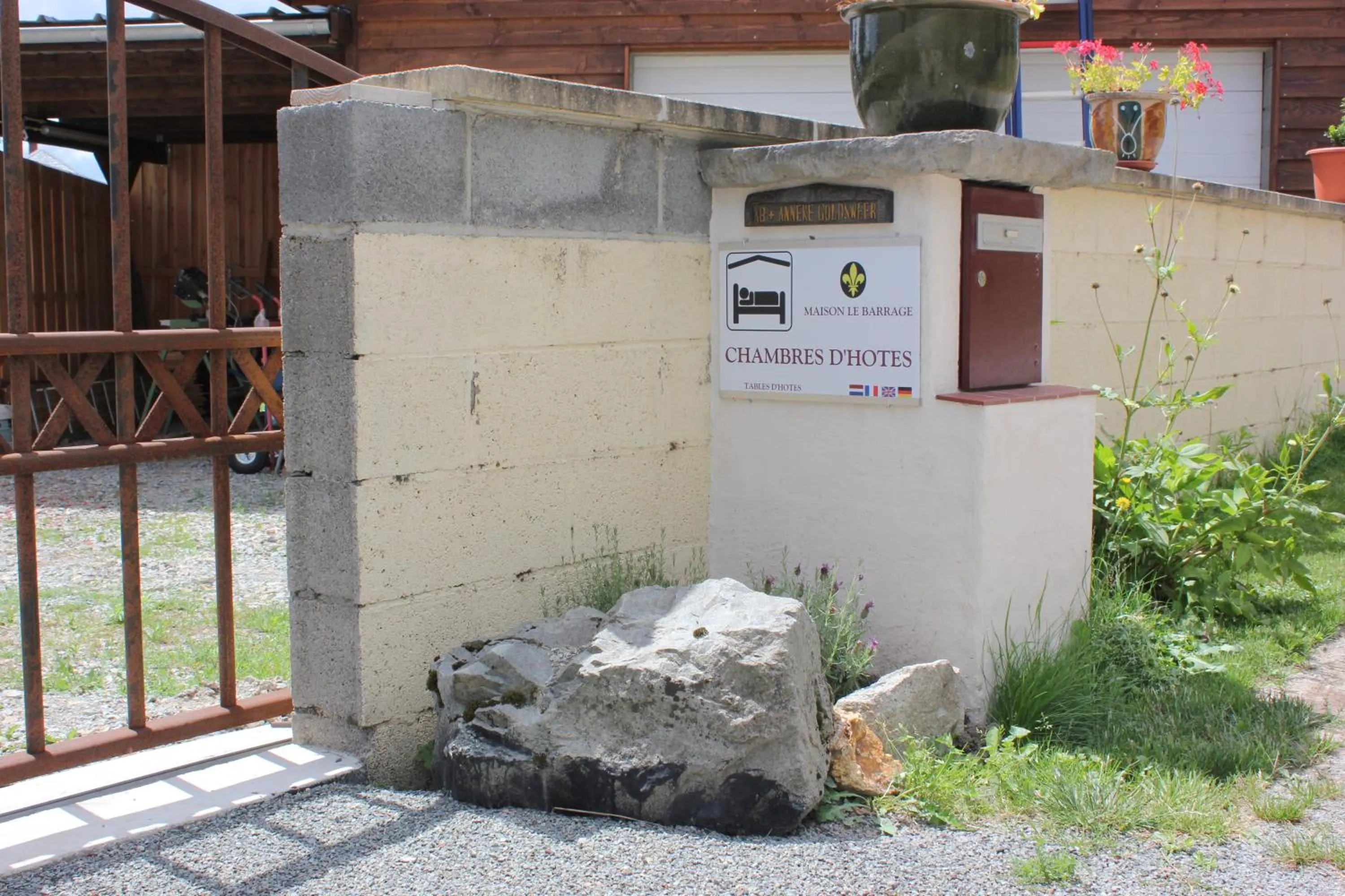 Property building in Maison le Barrage