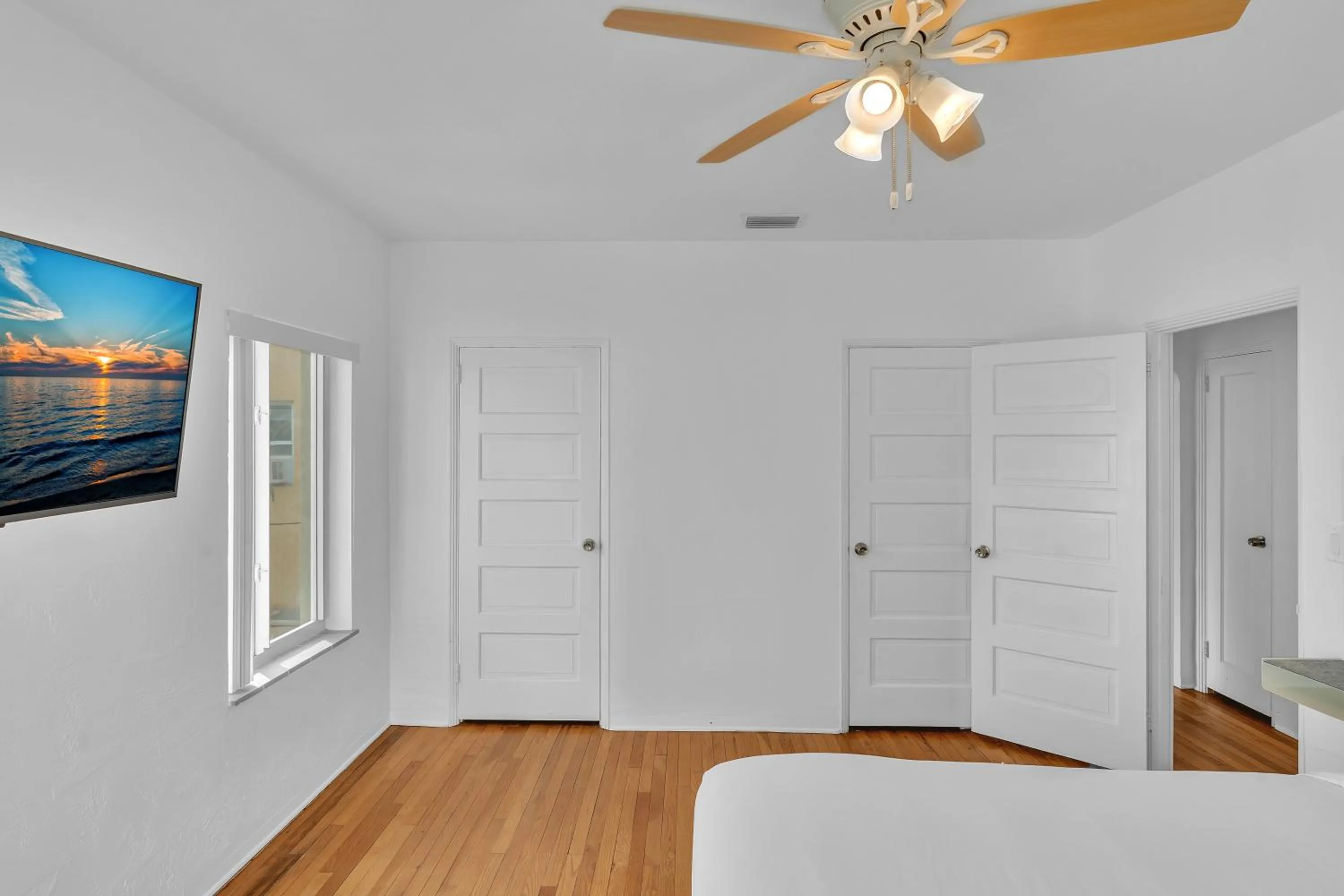 wardrobe in The Sunrise